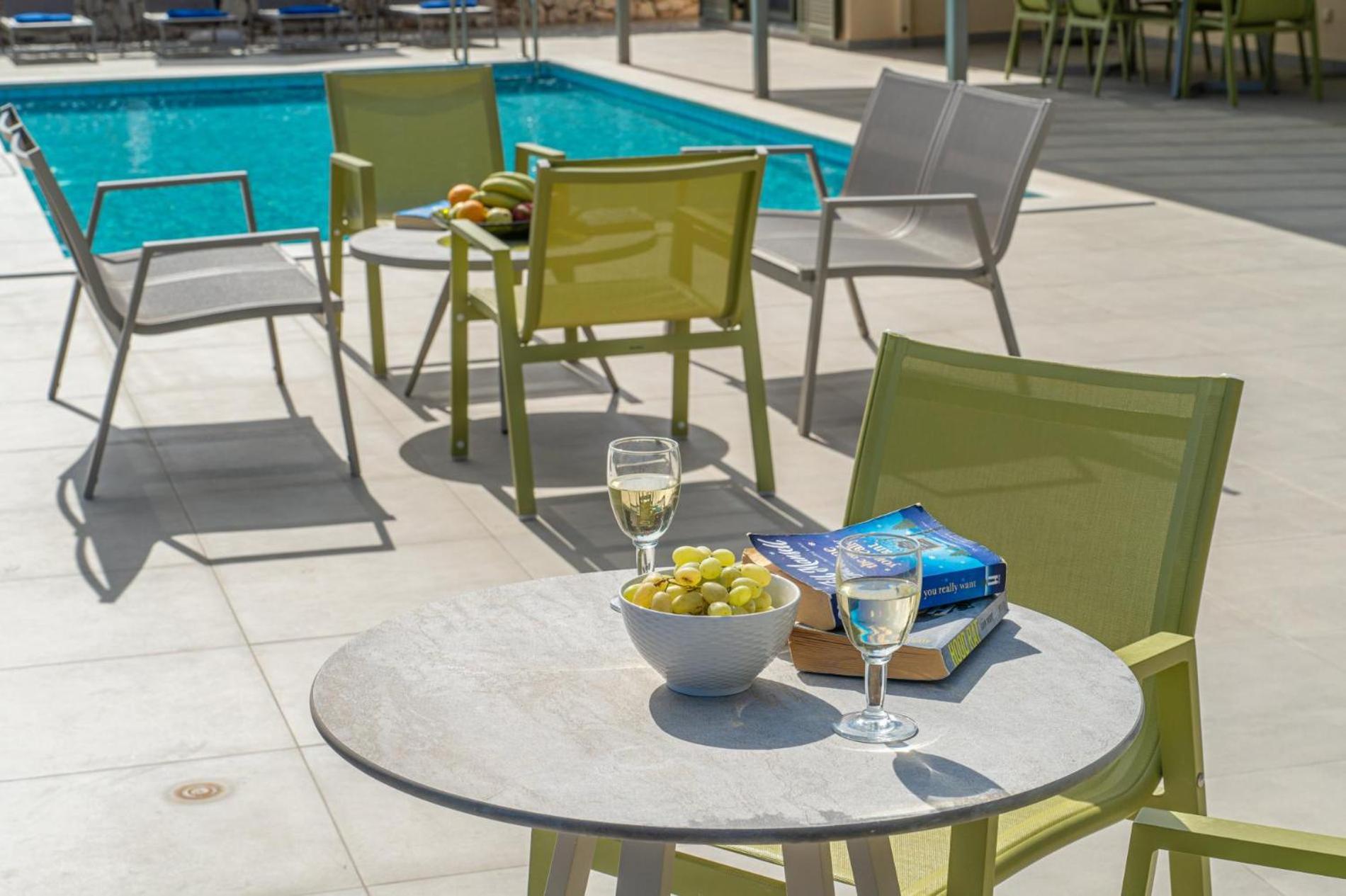 Villa Dinos with swimming pool