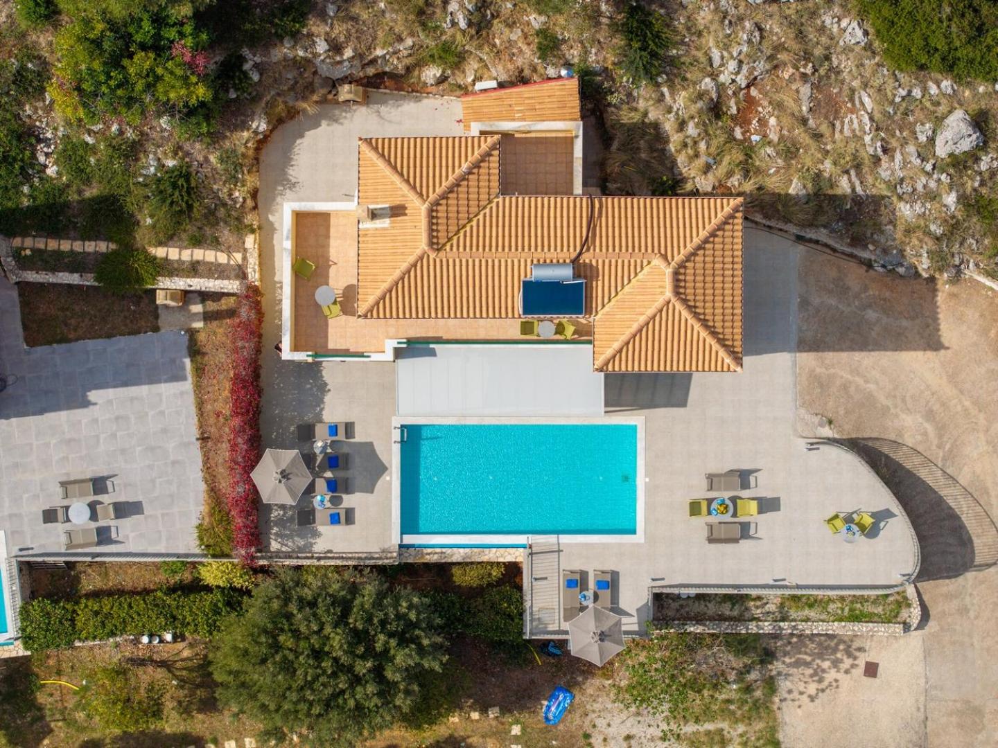 Villa Dinos with swimming pool