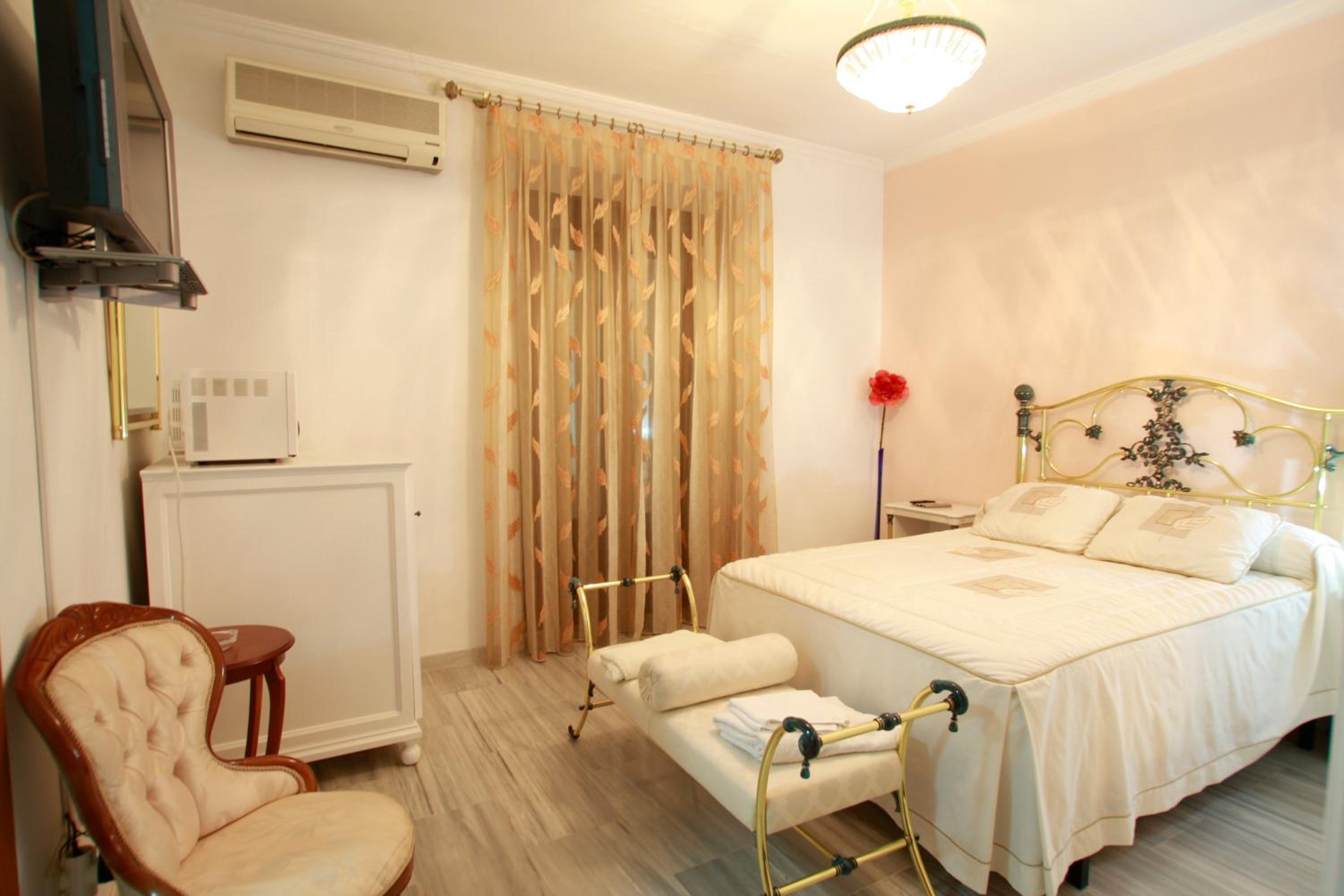 Hostal Jiménez view 3