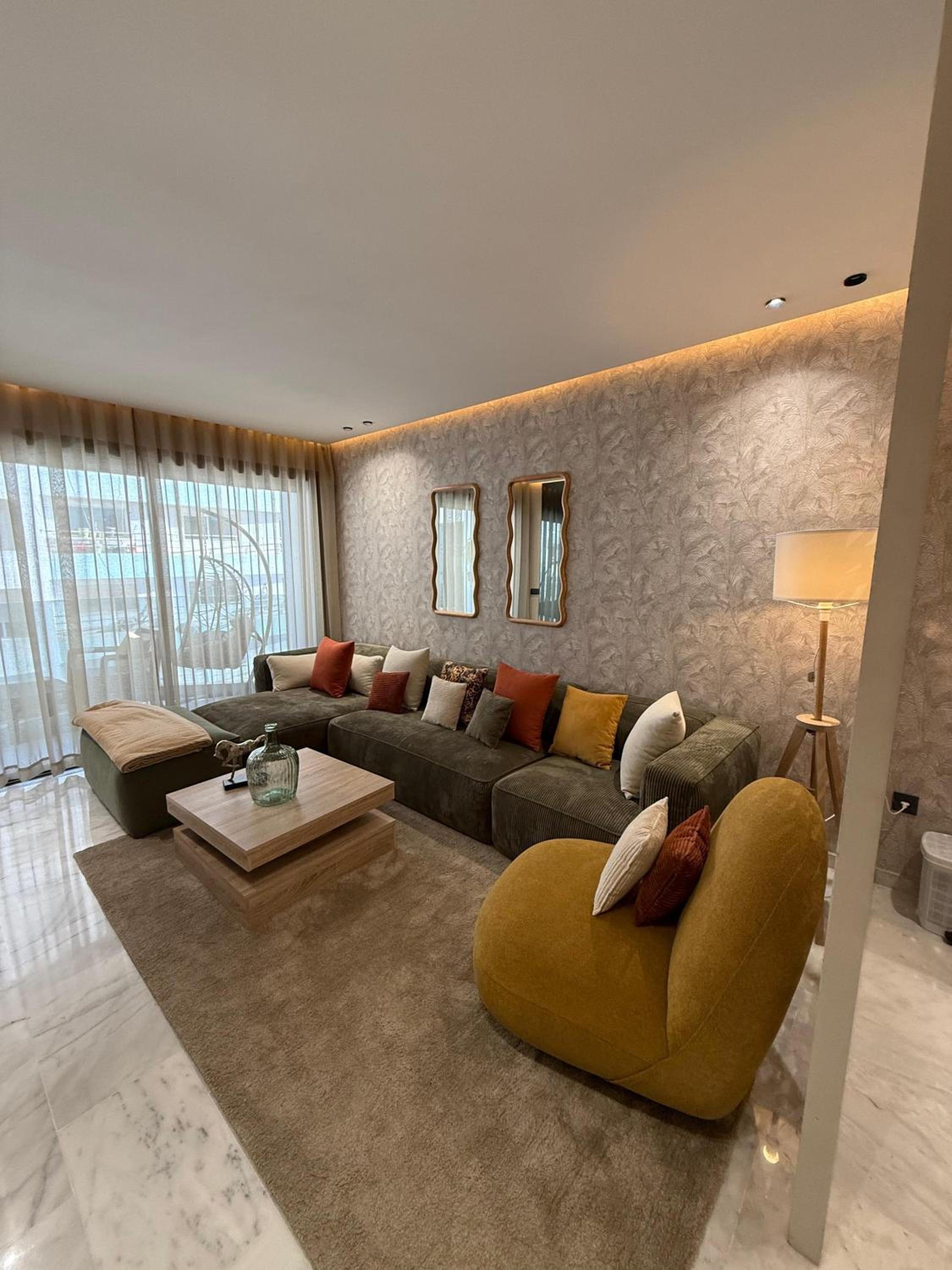 Beautiful new studio with a Seaview 8