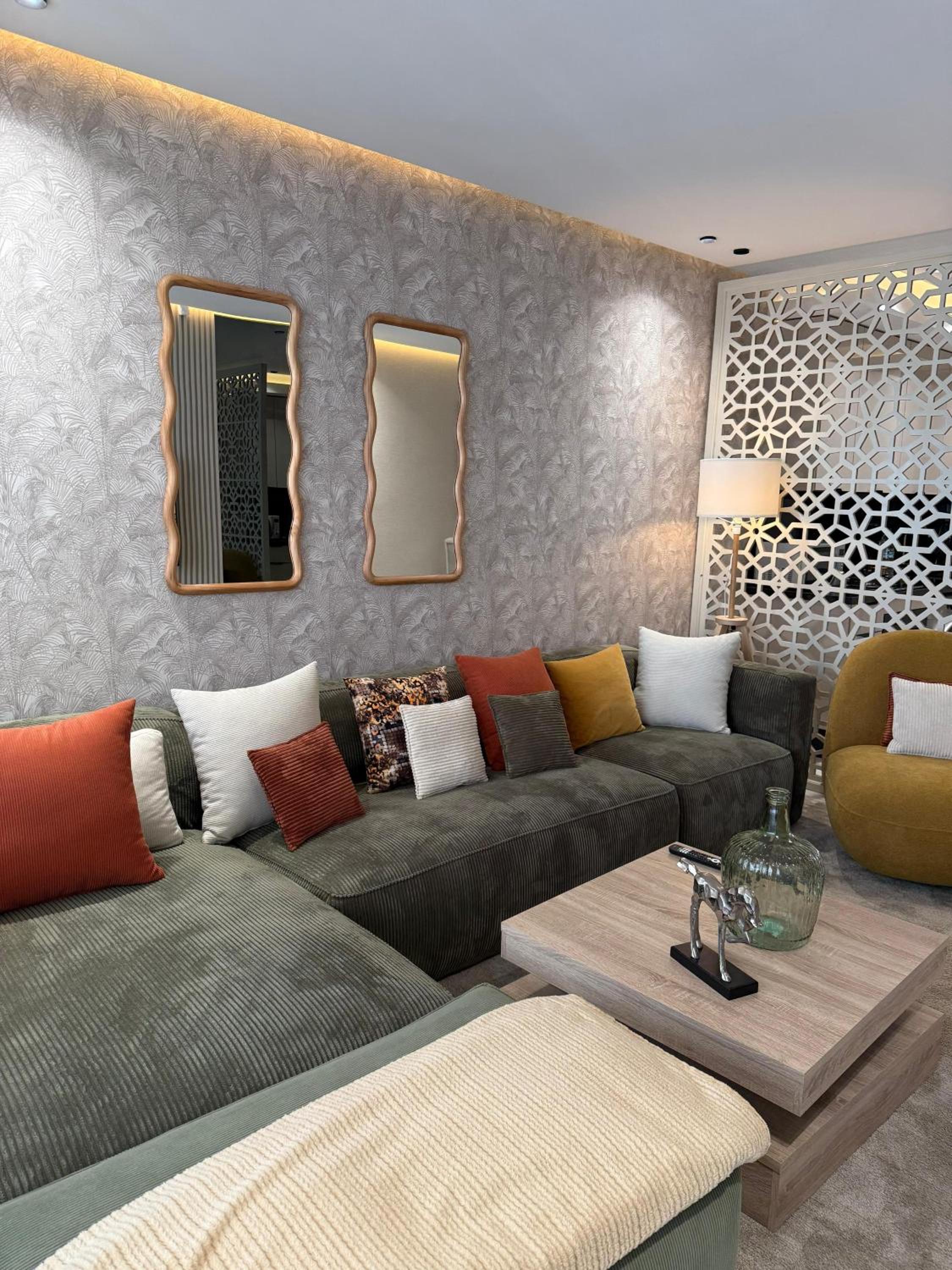 Beautiful new studio with a Seaview 8