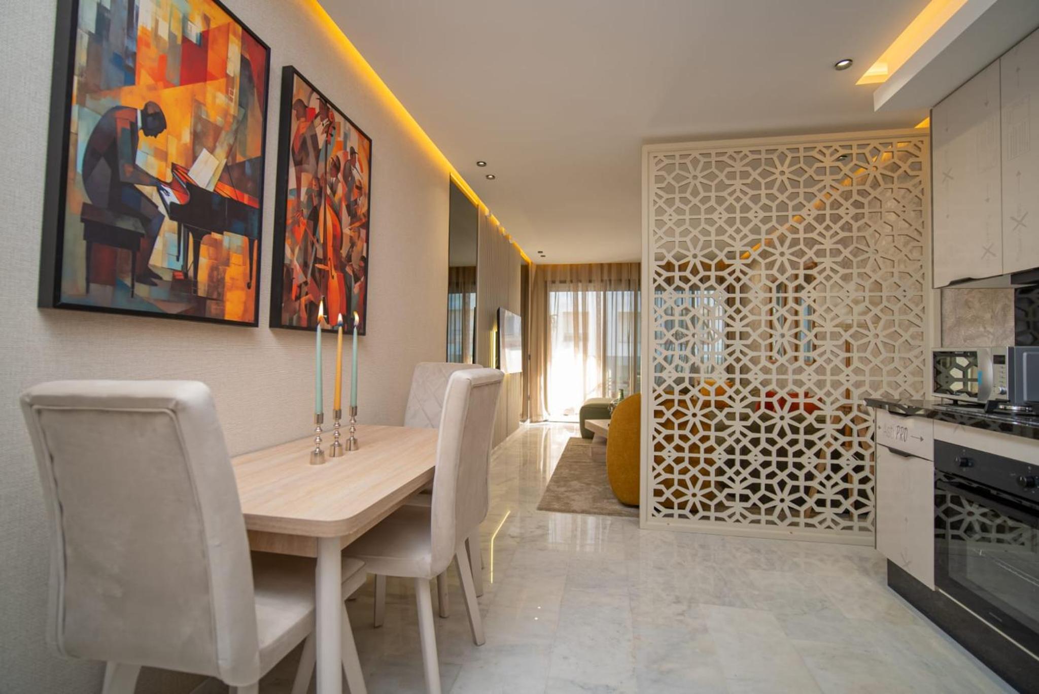 Beautiful new studio with a Seaview 8