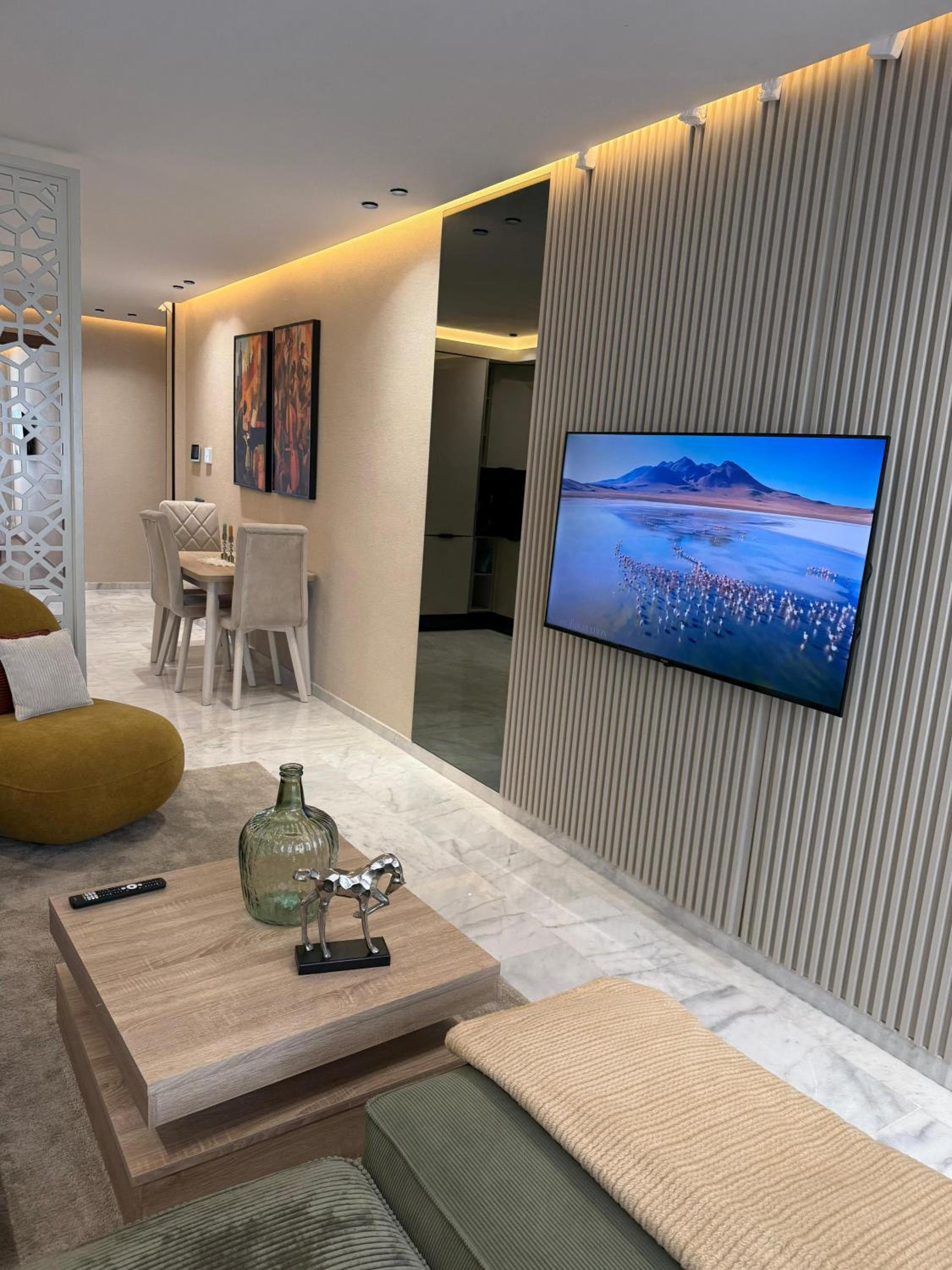 Beautiful new studio with a Seaview 8
