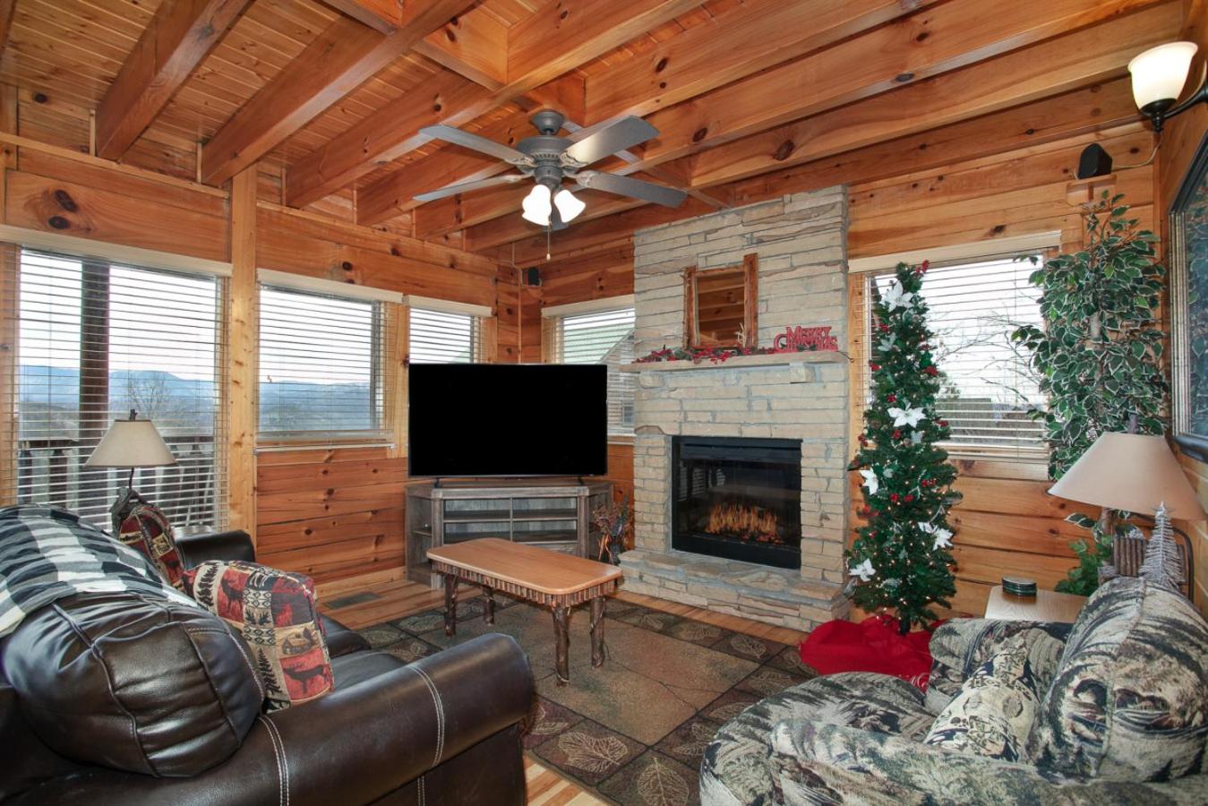Valley View Cabin View Hot Tub Fireplace Grill