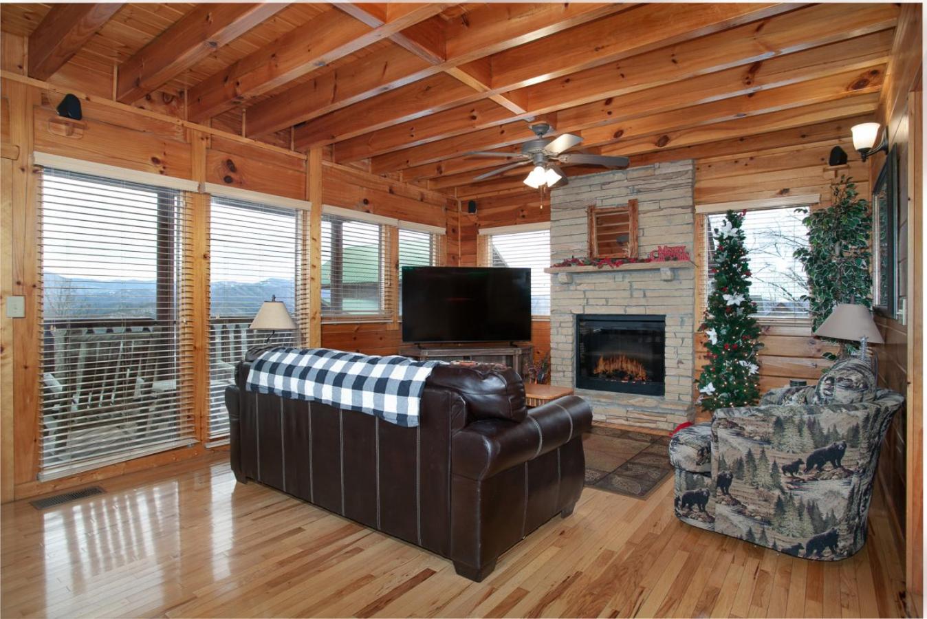 Valley View Cabin View Hot Tub Fireplace Grill
