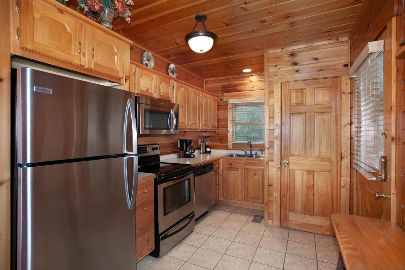 Valley View Cabin View Hot Tub Fireplace Grill