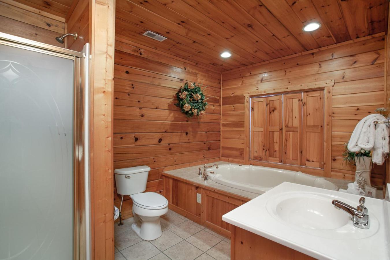 Valley View Cabin View Hot Tub Fireplace Grill