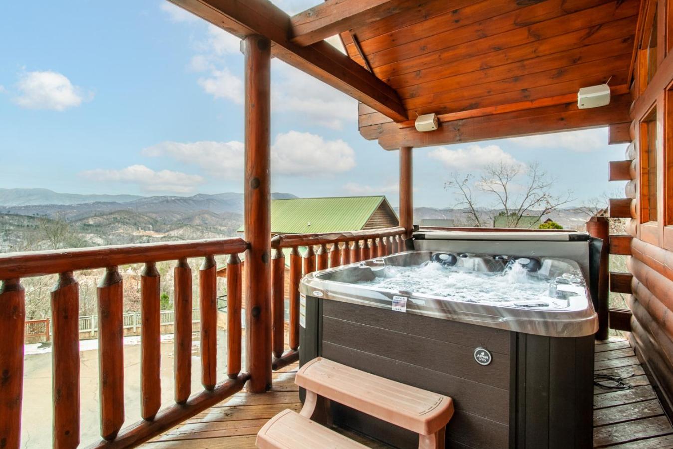 Valley View Cabin View Hot Tub Fireplace Grill