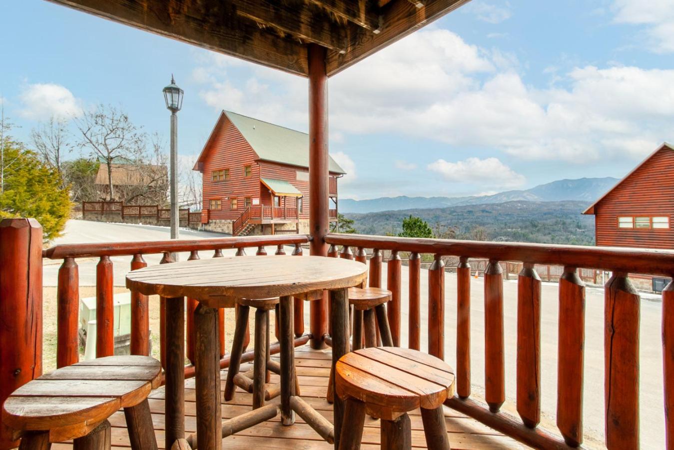 Valley View Cabin View Hot Tub Fireplace Grill