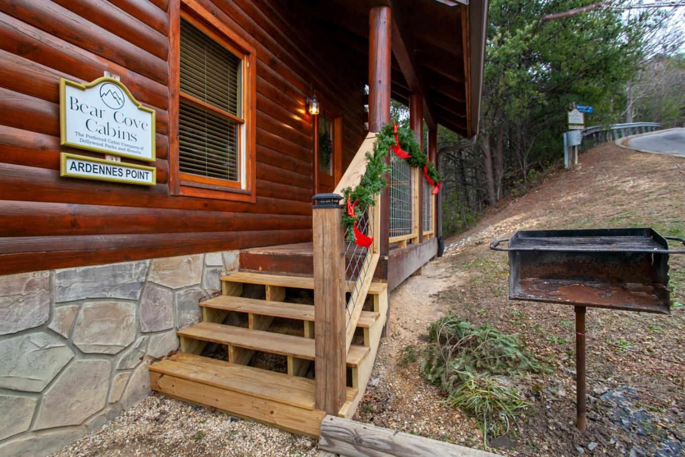 Valley View Cabin View Hot Tub Fireplace Grill