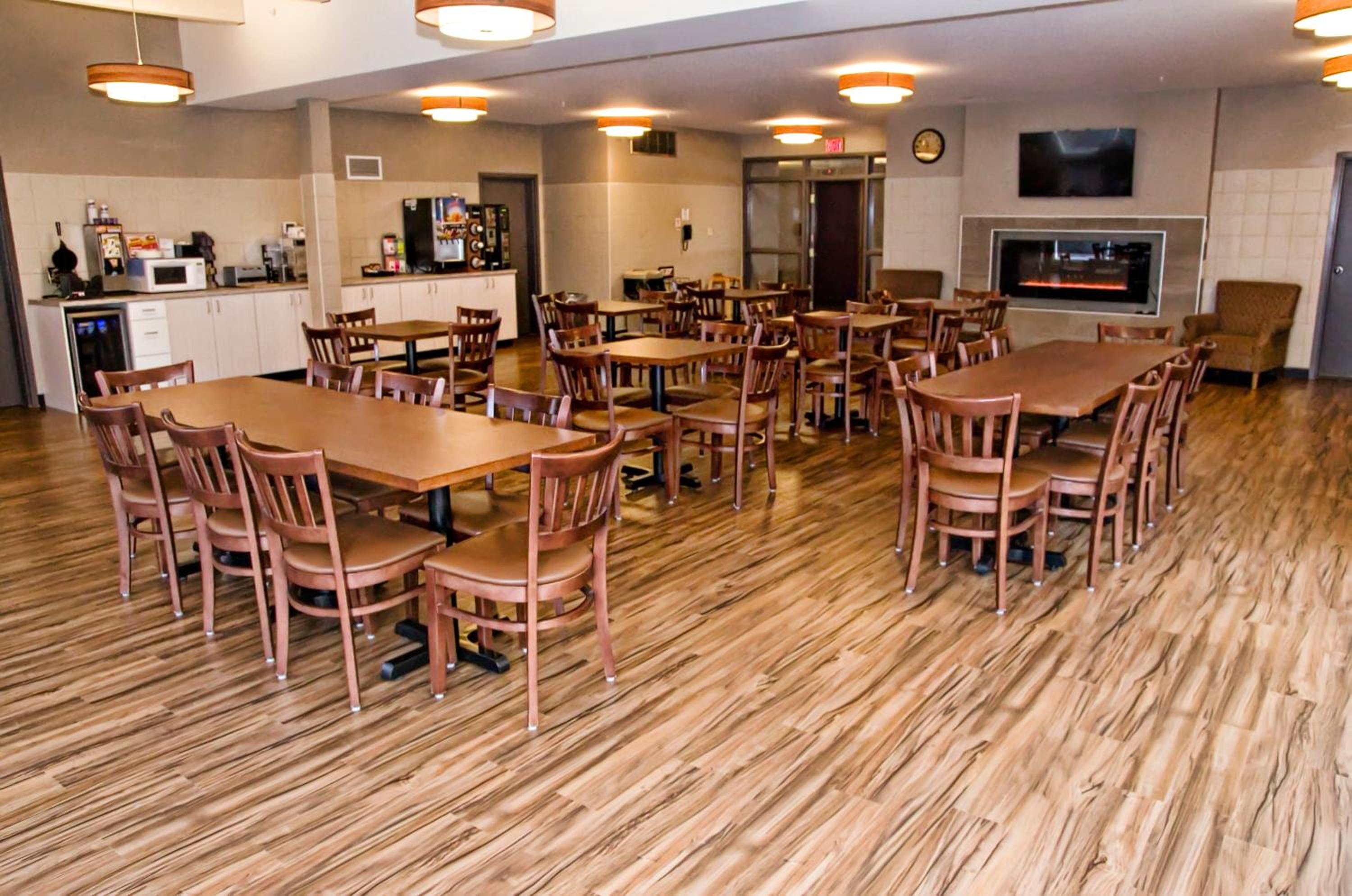 Brandon Vacations - Lakeview Inns  Suites - Brandon - Property Image 7