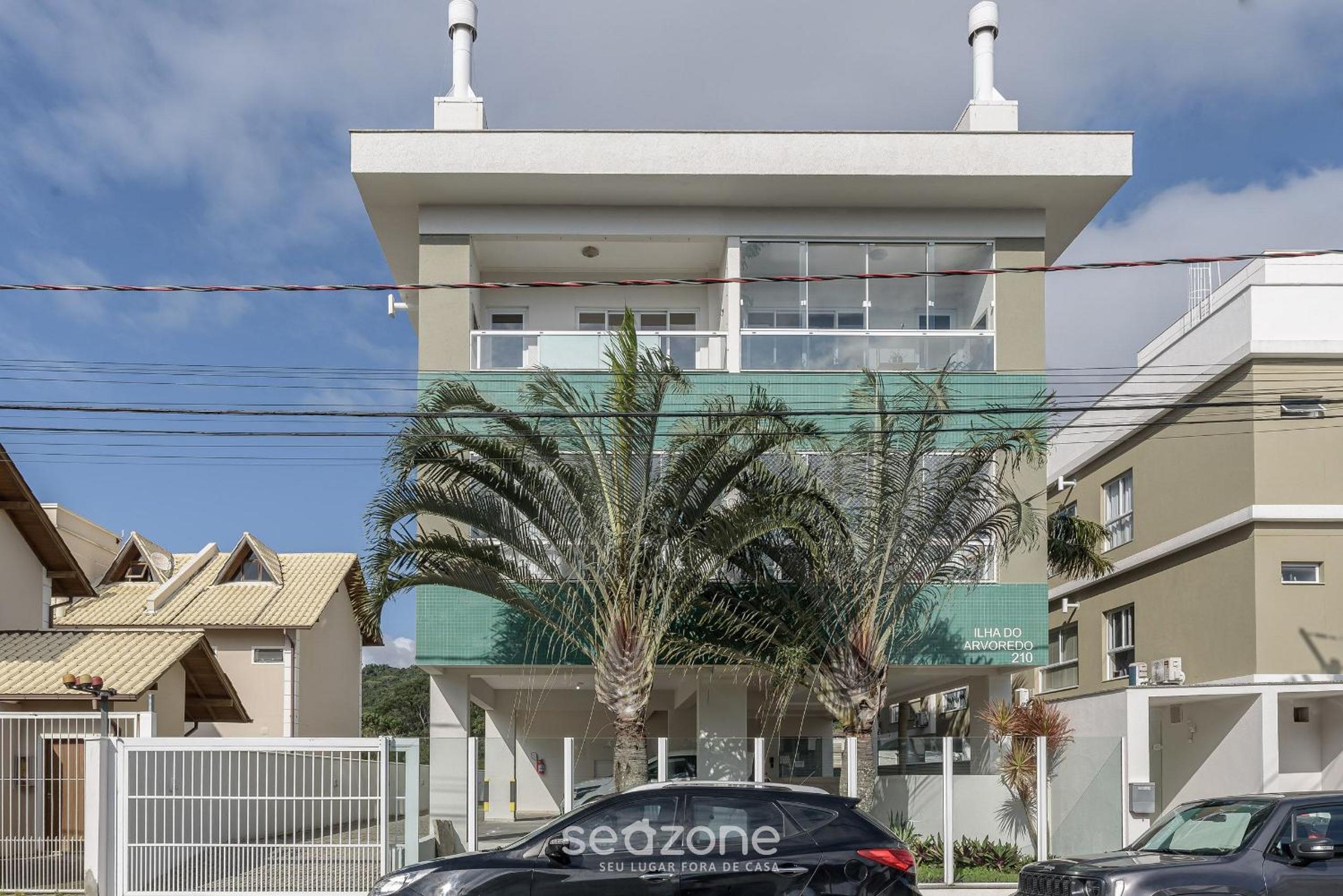 Apt w/Rooftop Near the Beach in Floripa - CRI0301
