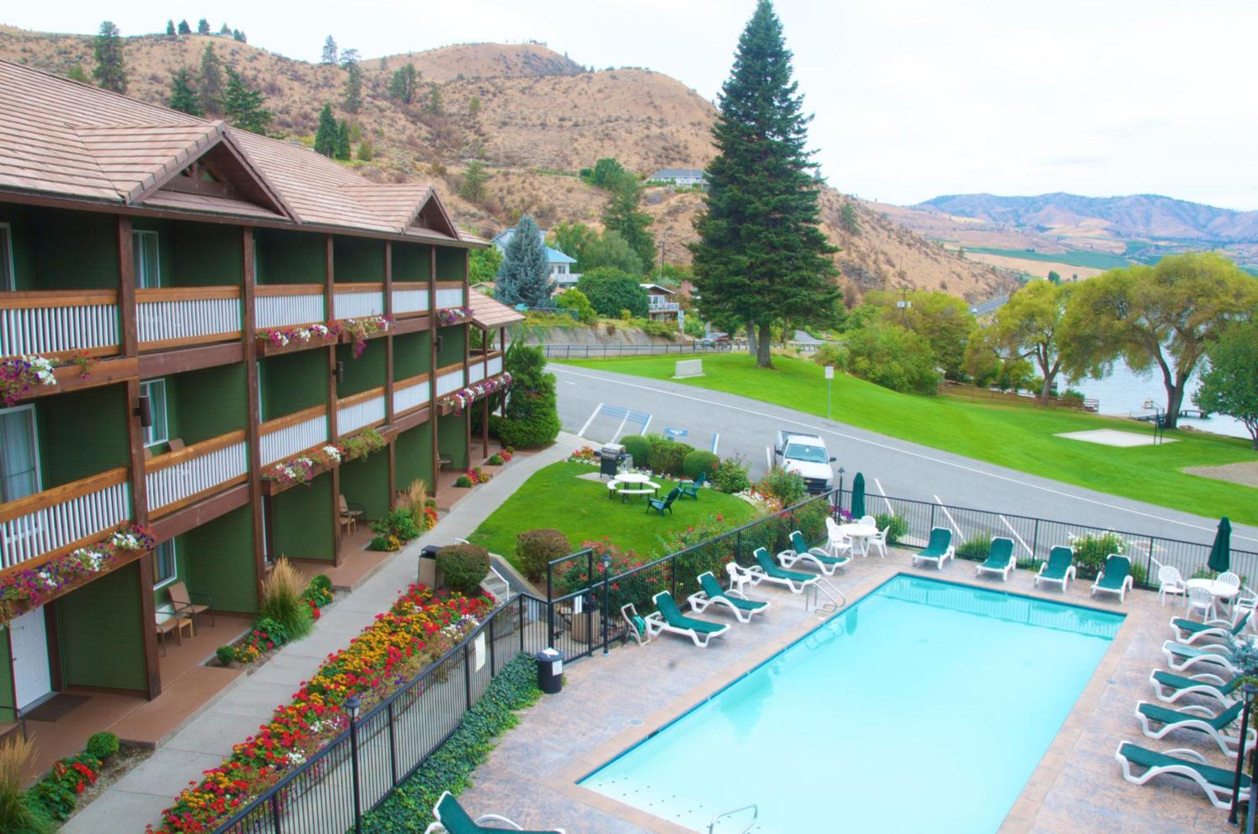 Lakeside Lodge and Suites