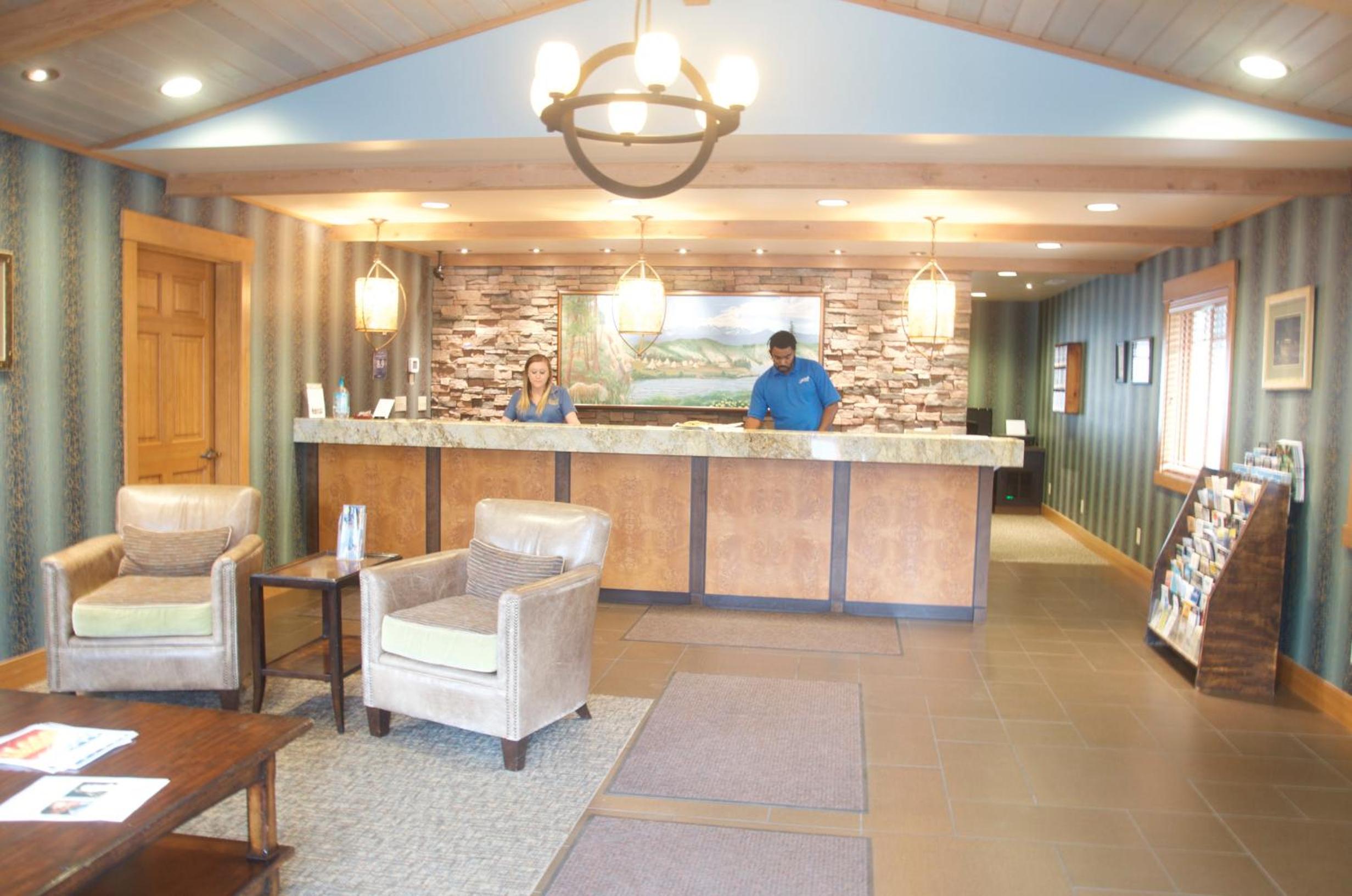 Lakeside Lodge and Suites
