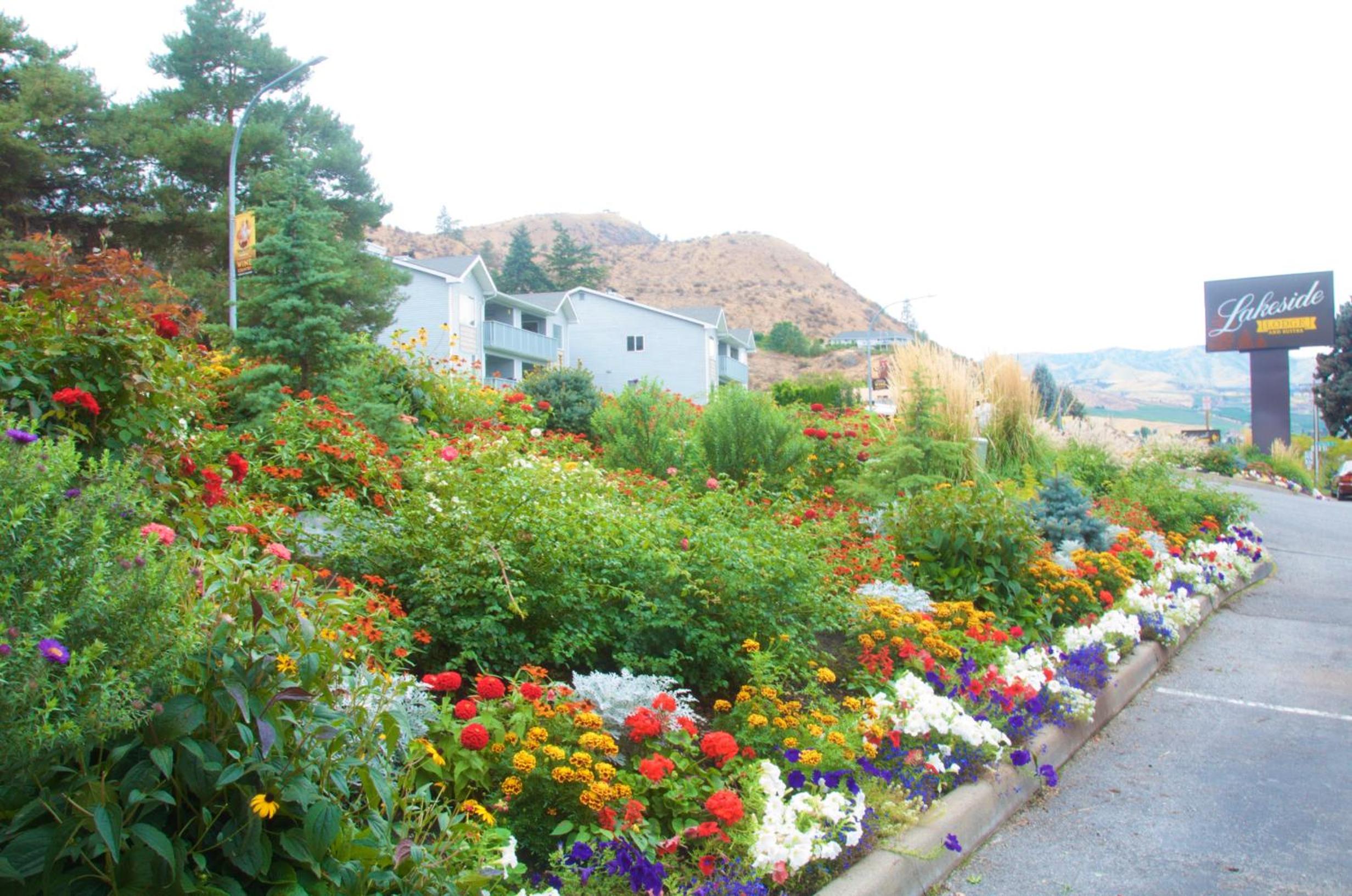 Lakeside Lodge and Suites