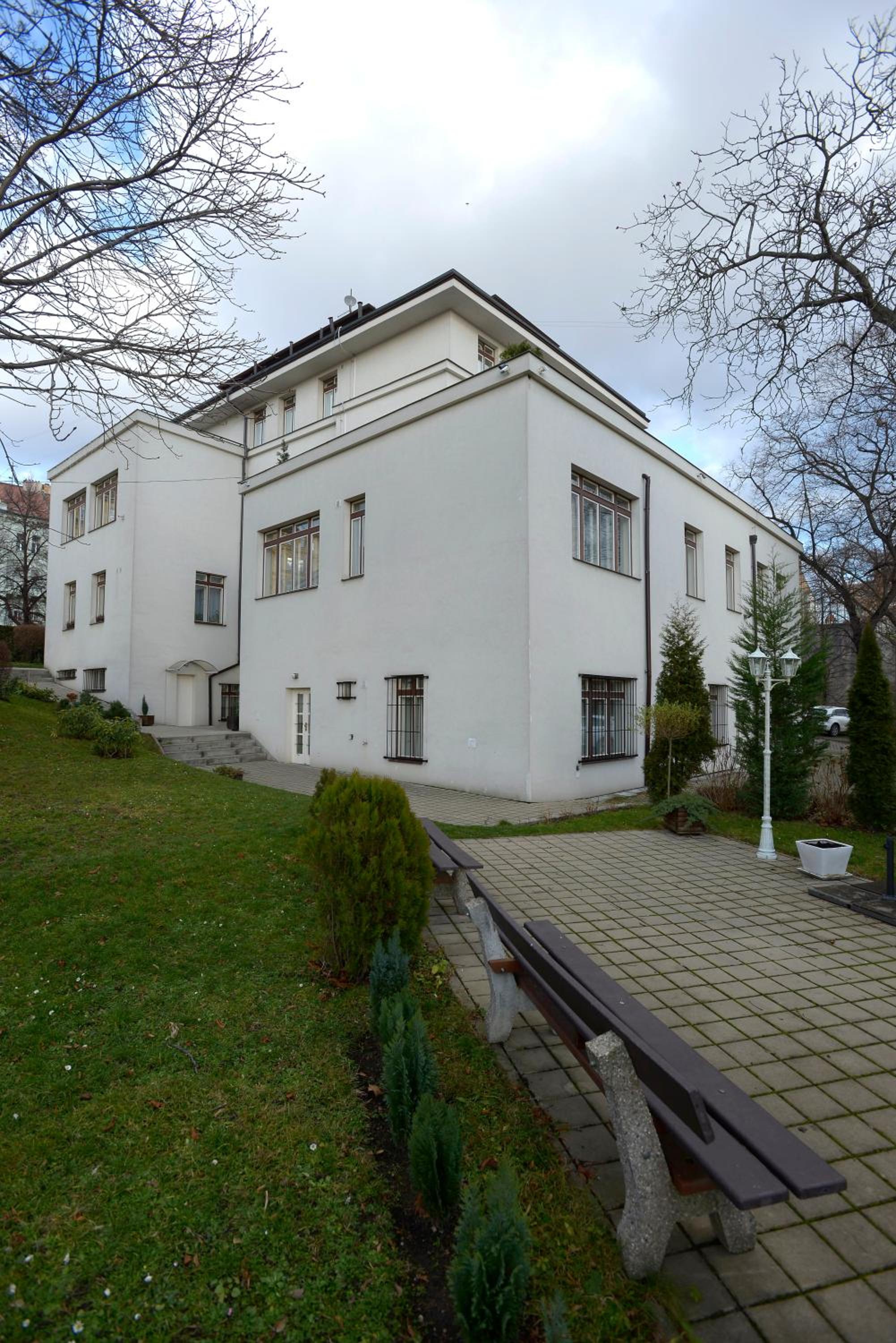 Residence Dykova - former Pension Jana, Domov Mládeže