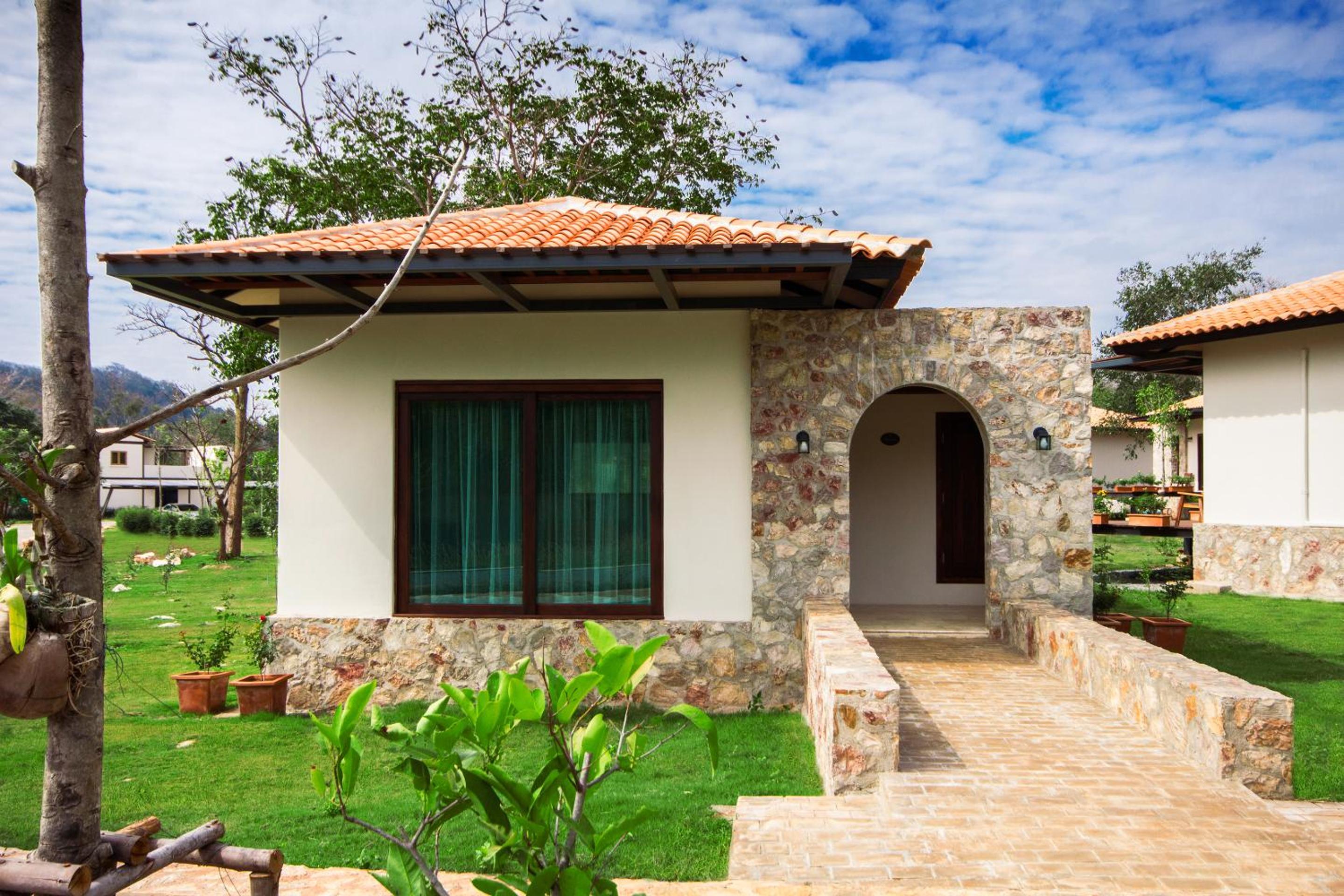 Mela Garden Retreat Cottage