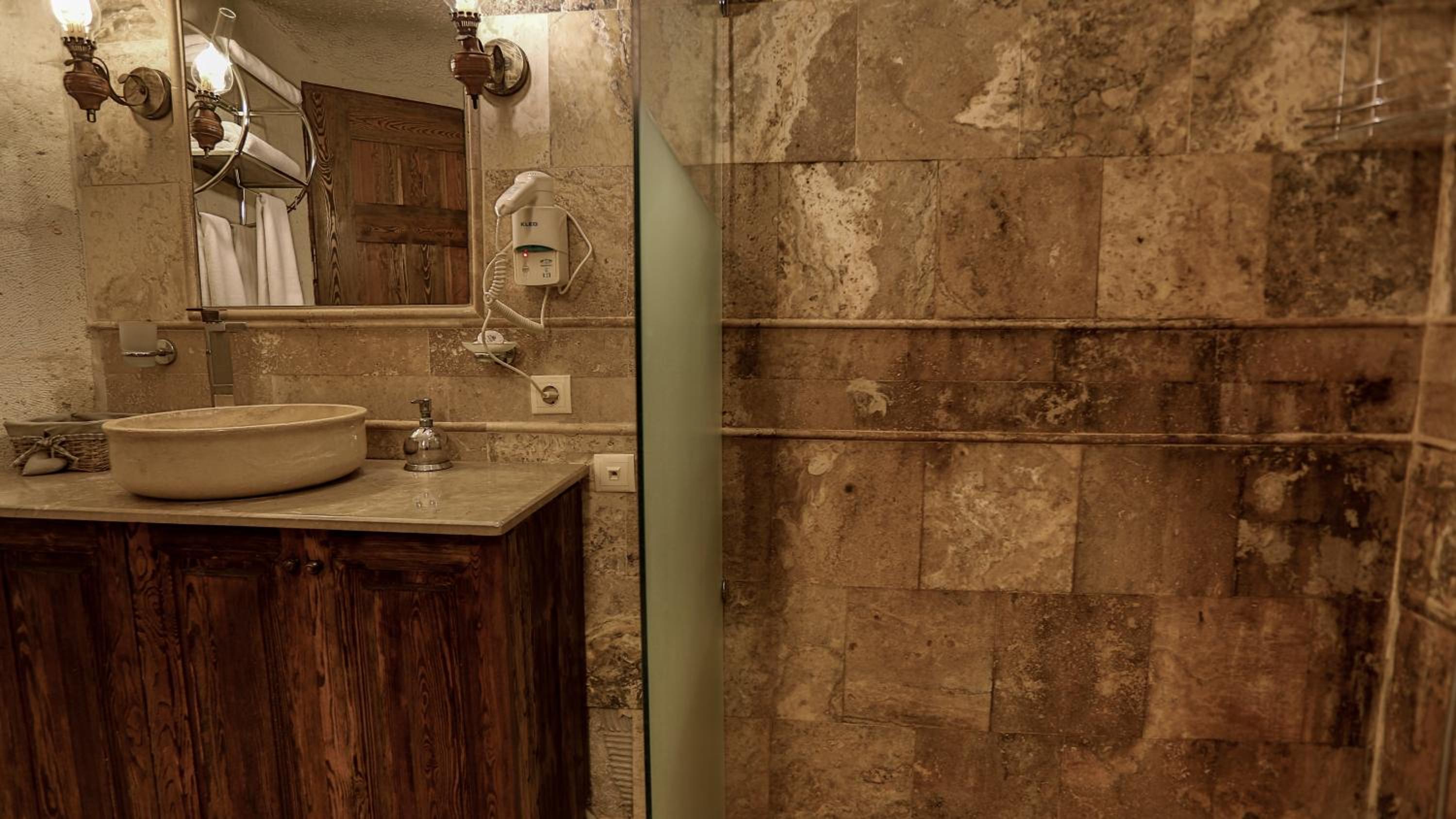 Hidden Cave Hotel - Image 128