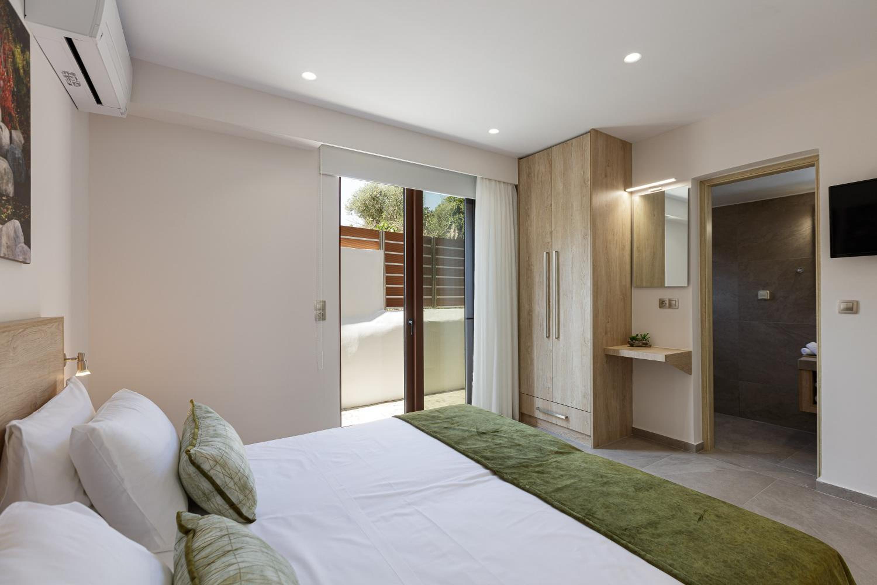Villa Fotinou Heated Pool & Free Bikes awaits