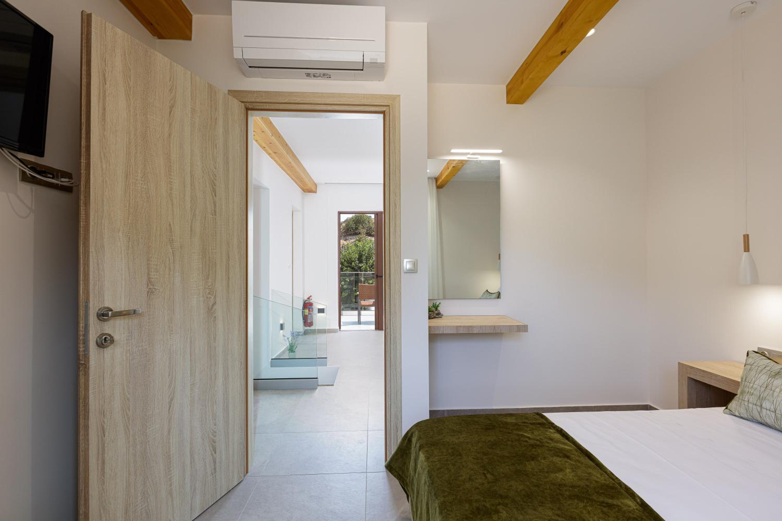 Villa Fotinou Heated Pool & Free Bikes awaits