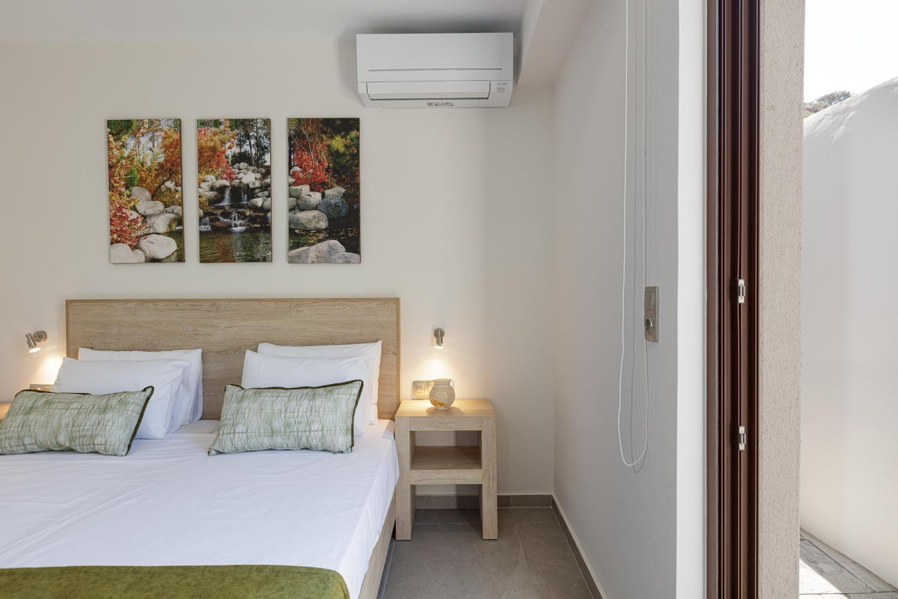 Villa Fotinou Heated Pool & Free Bikes awaits