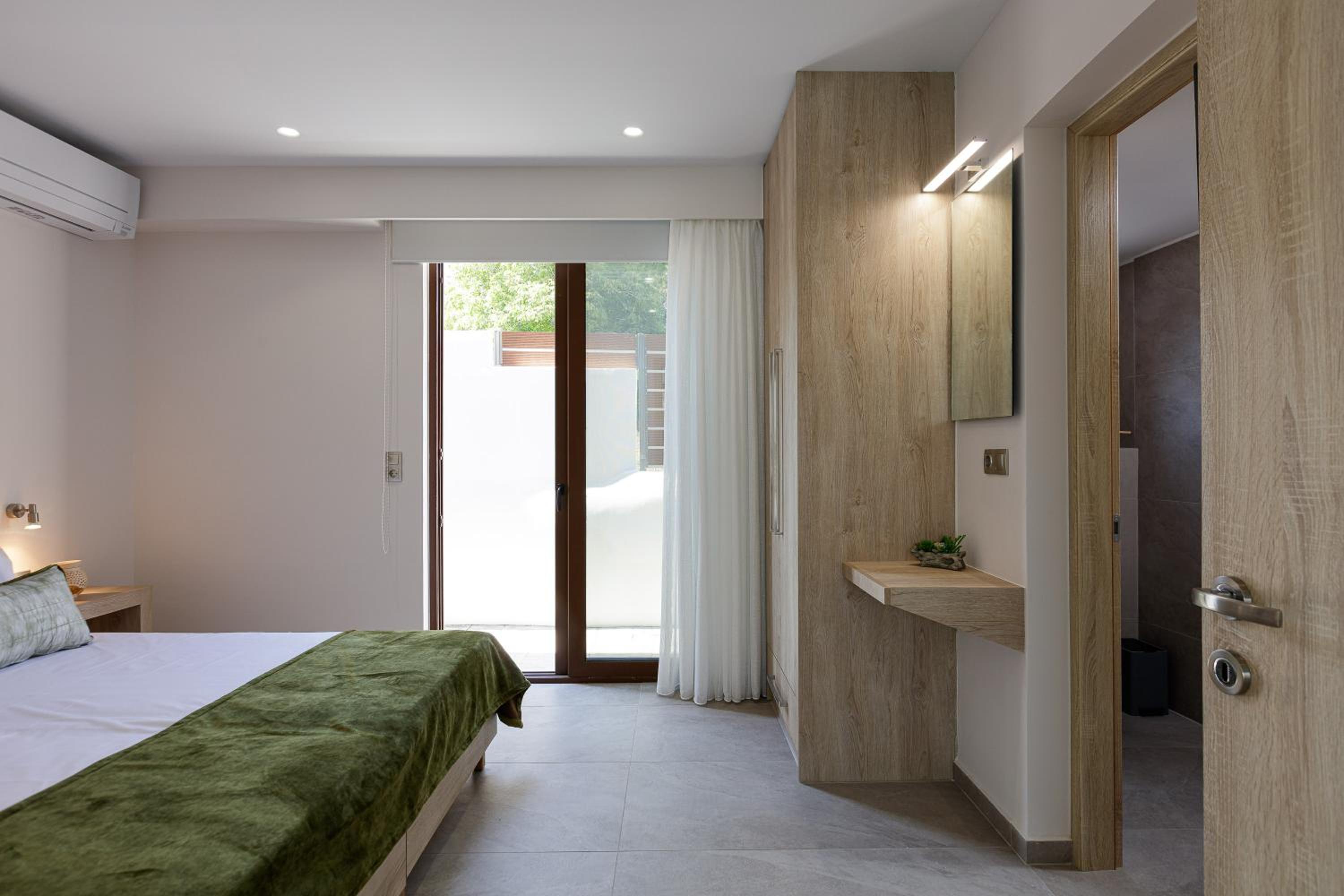 Villa Fotinou Heated Pool & Free Bikes awaits