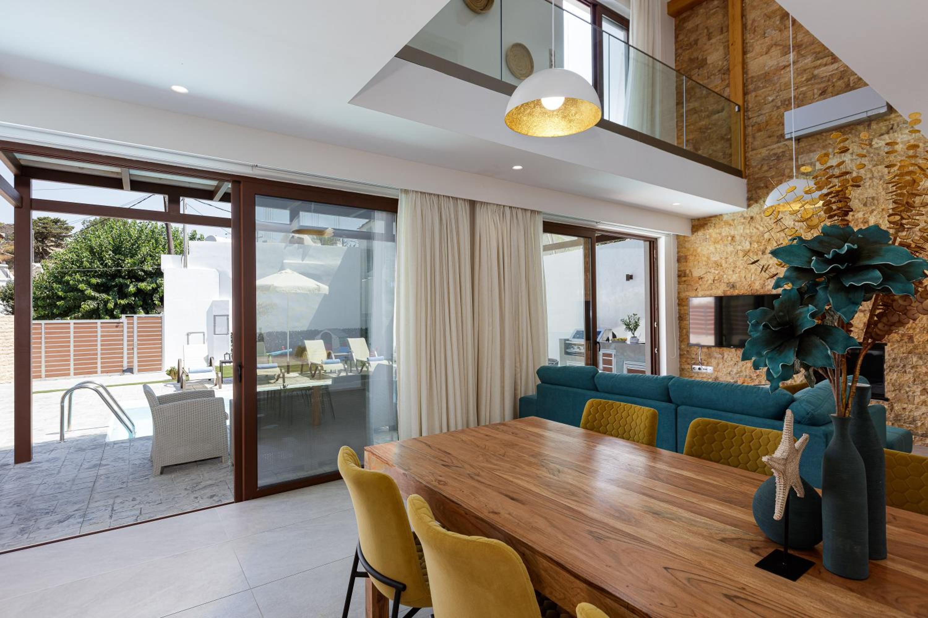 Villa Fotinou Heated Pool & Free Bikes awaits