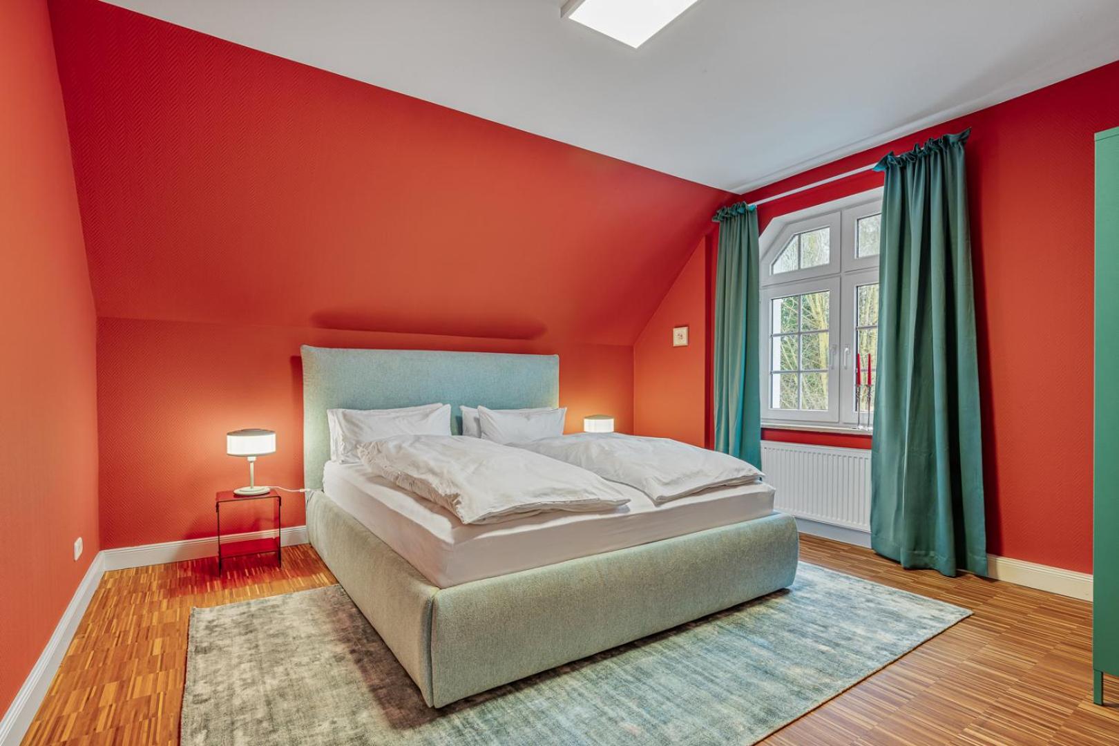 CLS Moderne Villa Bad Schwartau mit Garten für bis zu 6 Personen, 2 E-Ladesäulen, 3 Parkplätze, Loggia, Big GREEN EGG, Massagesessel, Kaffeevollautomat, gr