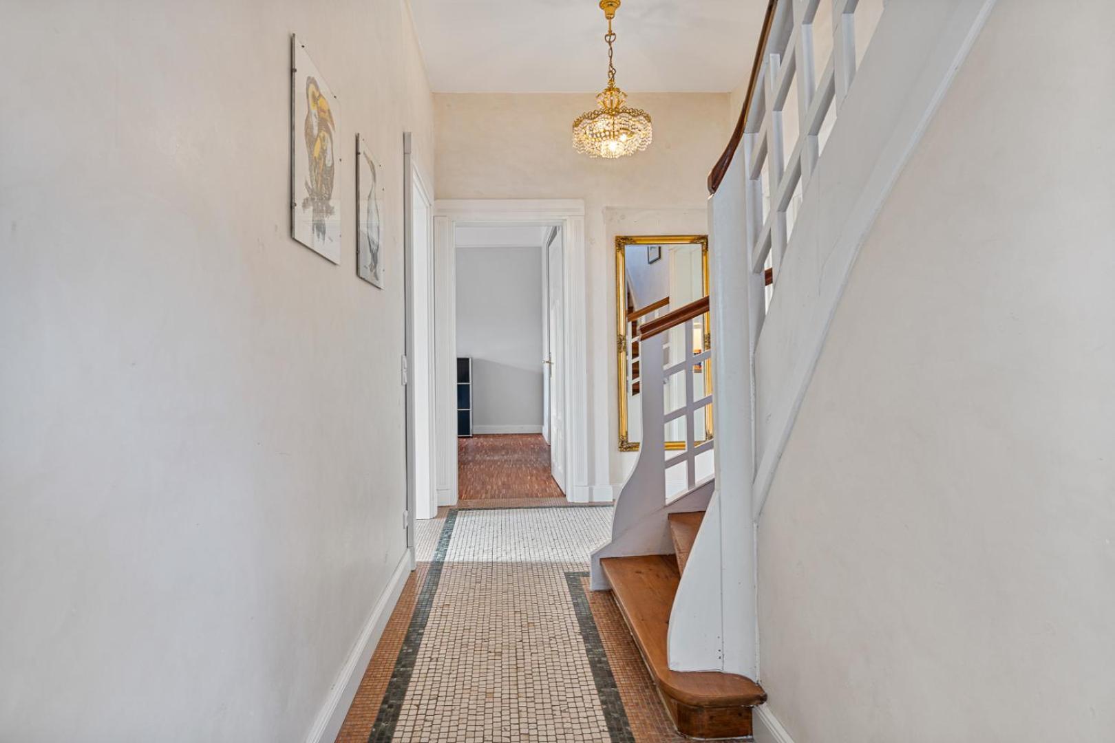 CLS Moderne Villa Bad Schwartau mit Garten für bis zu 6 Personen, 2 E-Ladesäulen, 3 Parkplätze, Loggia, Big GREEN EGG, Massagesessel, Kaffeevollautomat, gr