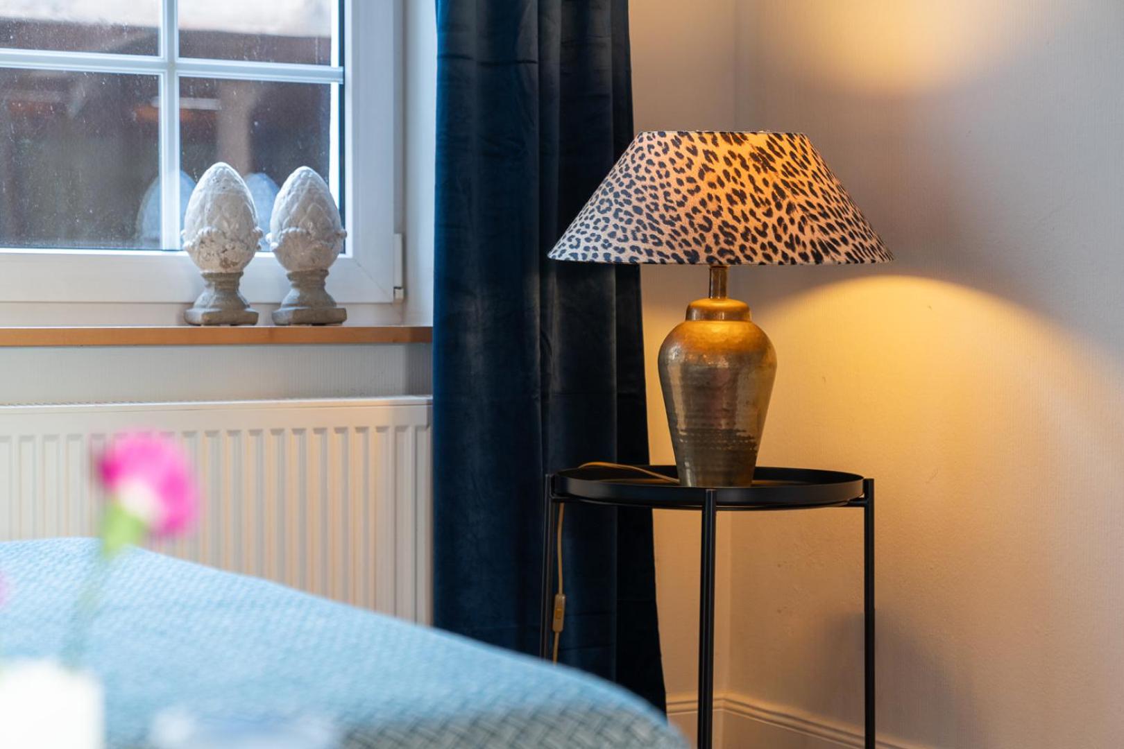 CLS Moderne Villa Bad Schwartau mit Garten für bis zu 6 Personen, 2 E-Ladesäulen, 3 Parkplätze, Loggia, Big GREEN EGG, Massagesessel, Kaffeevollautomat, gr
