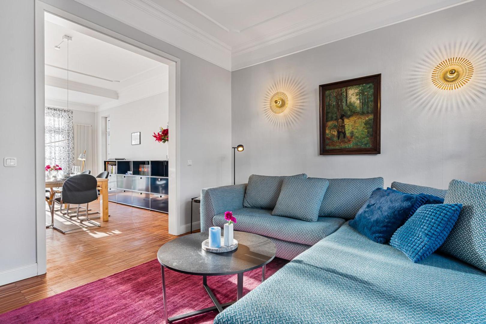 CLS Moderne Villa Bad Schwartau mit Garten für bis zu 6 Personen, 2 E-Ladesäulen, 3 Parkplätze, Loggia, Big GREEN EGG, Massagesessel, Kaffeevollautomat, gr