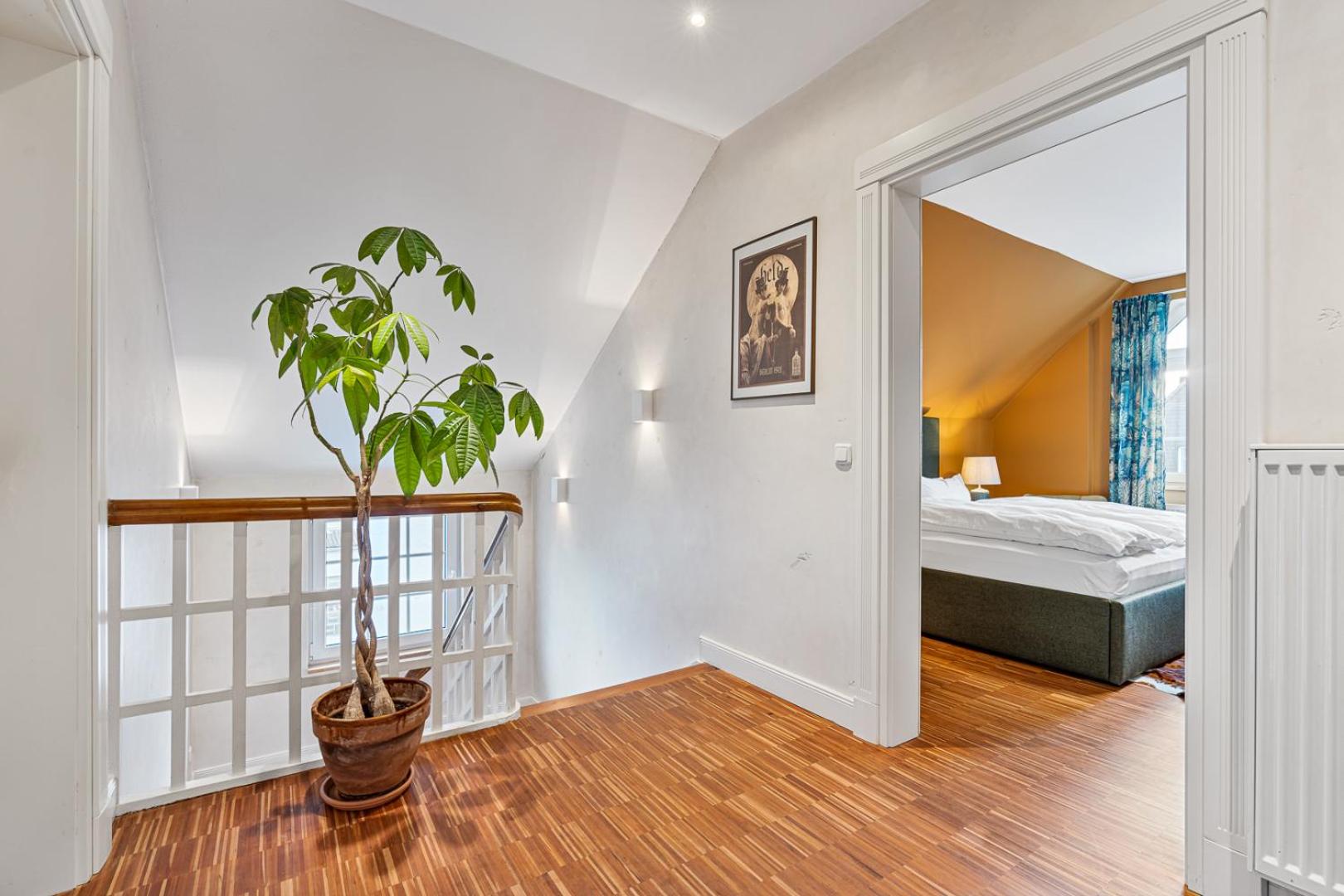 CLS Moderne Villa Bad Schwartau mit Garten für bis zu 6 Personen, 2 E-Ladesäulen, 3 Parkplätze, Loggia, Big GREEN EGG, Massagesessel, Kaffeevollautomat, gr
