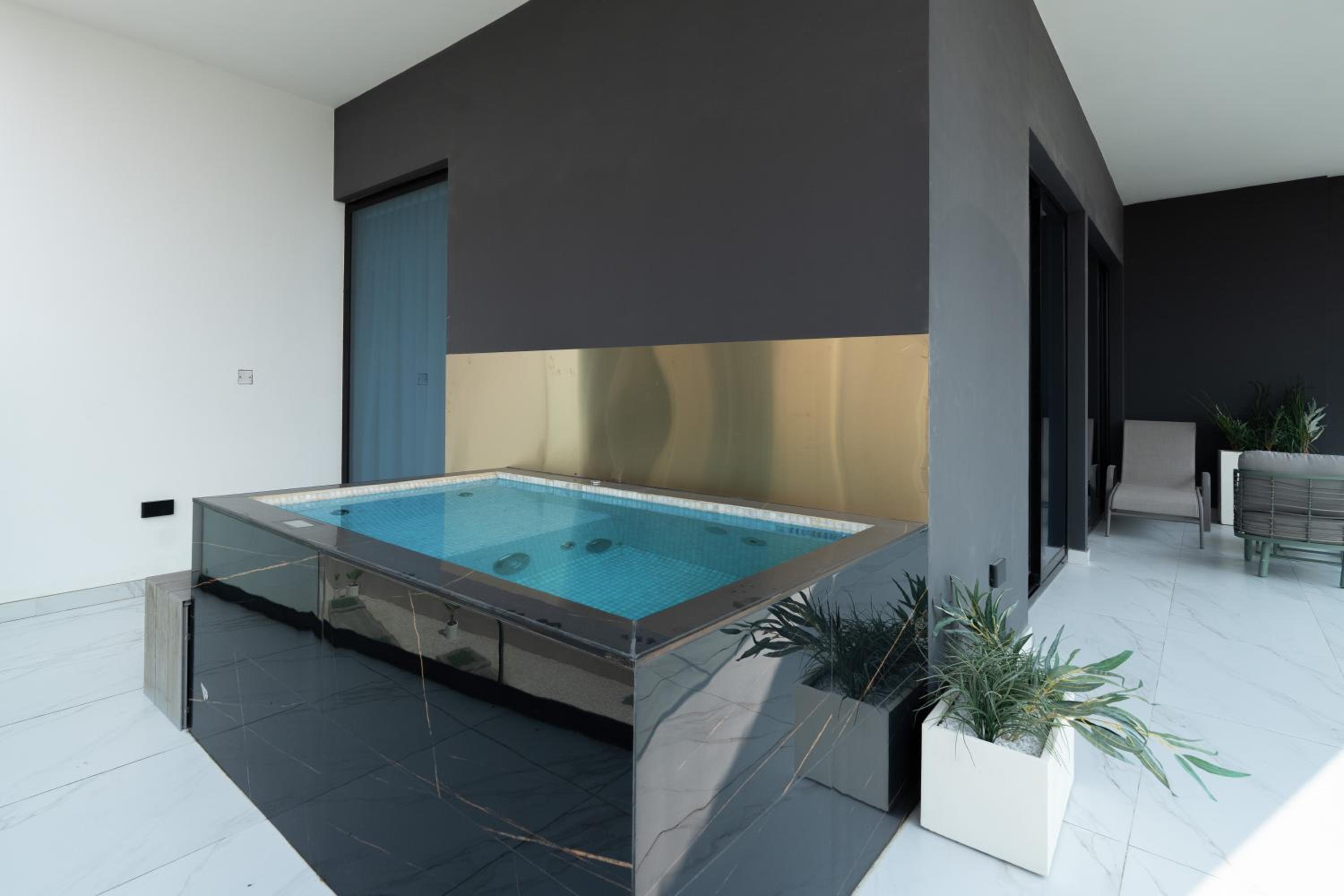 Keyrock Living - Binghatti Canal Luxury Stay