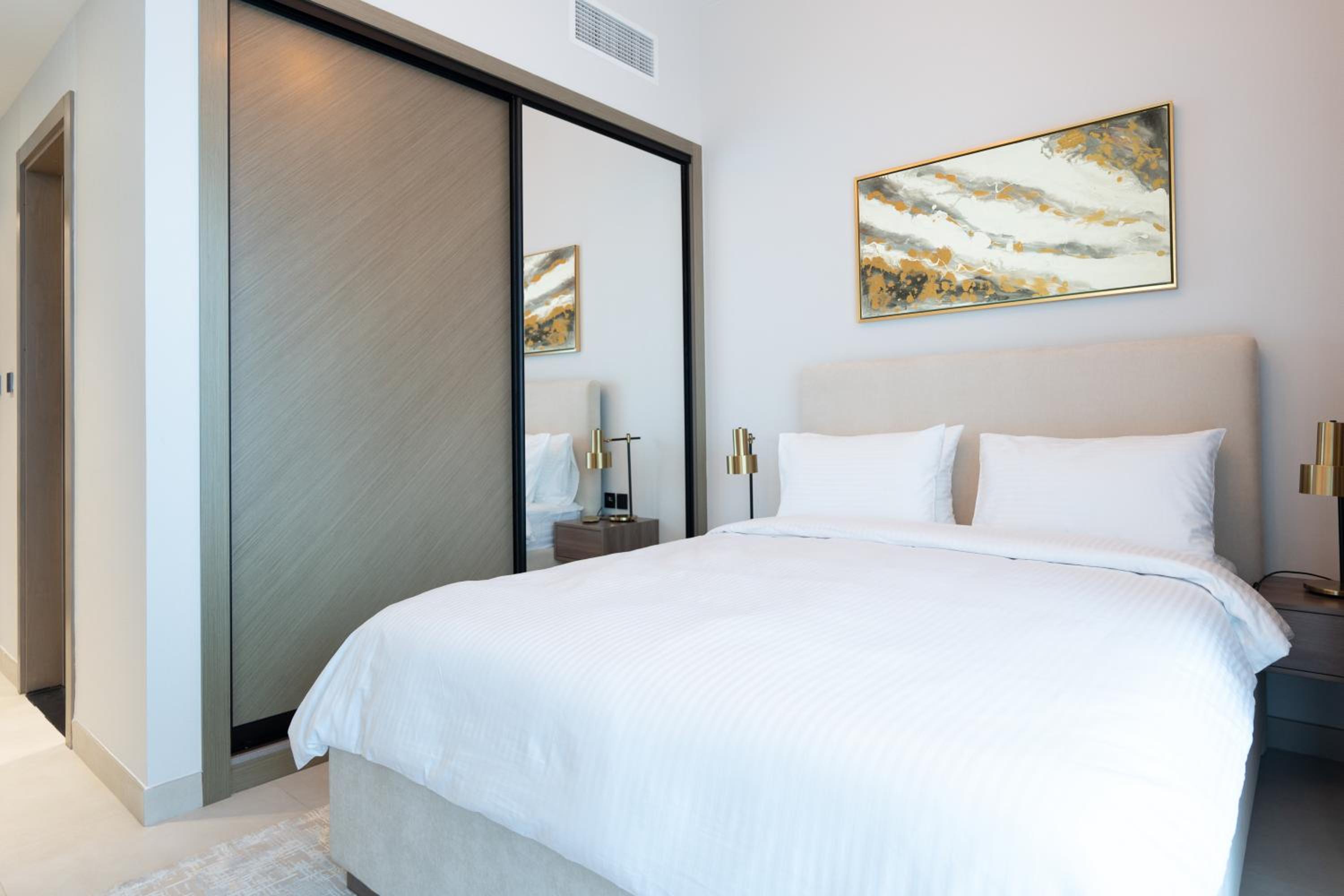Keyrock Living - Binghatti Canal Luxury Stay