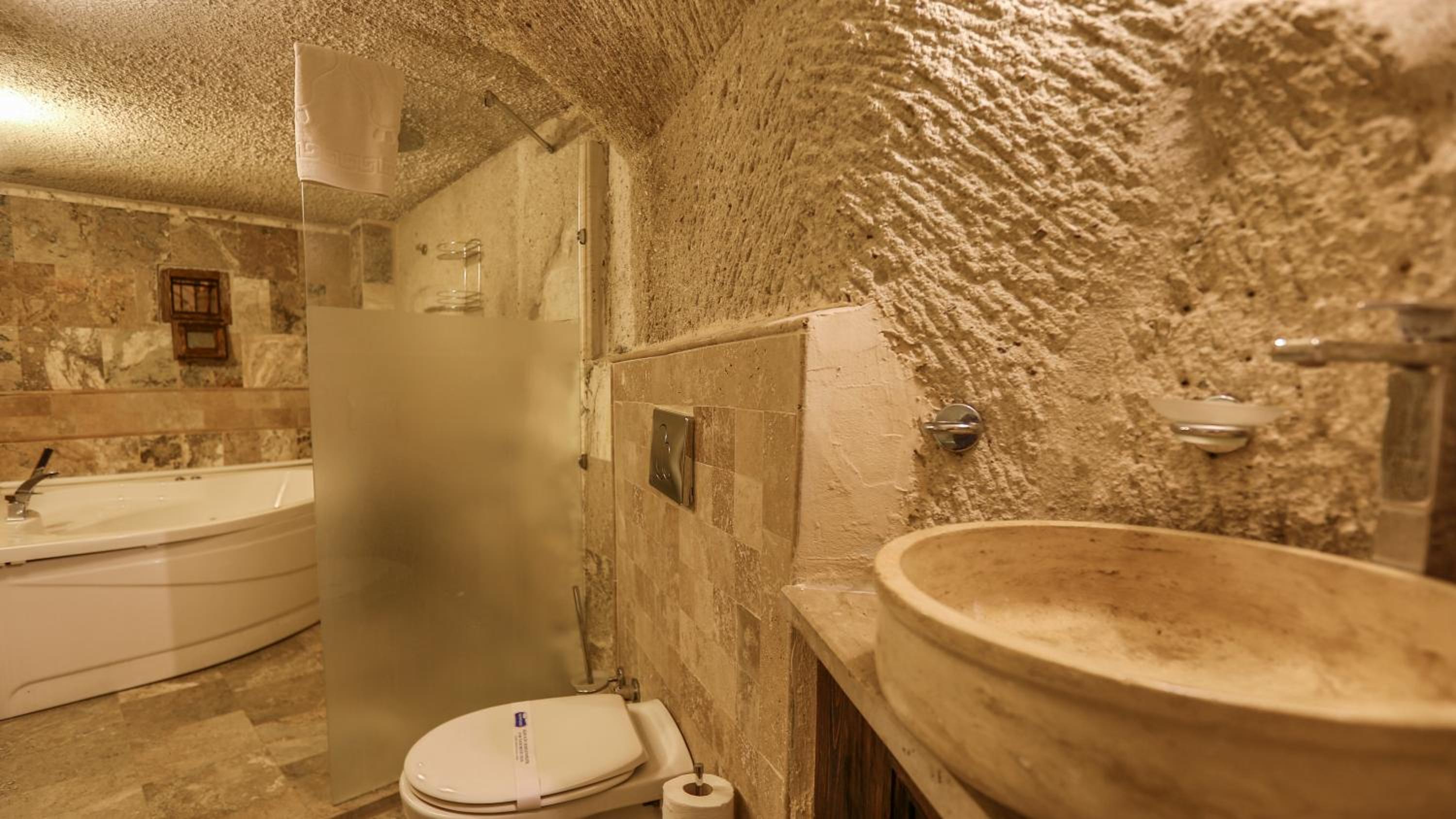 Hidden Cave Hotel - Image 131