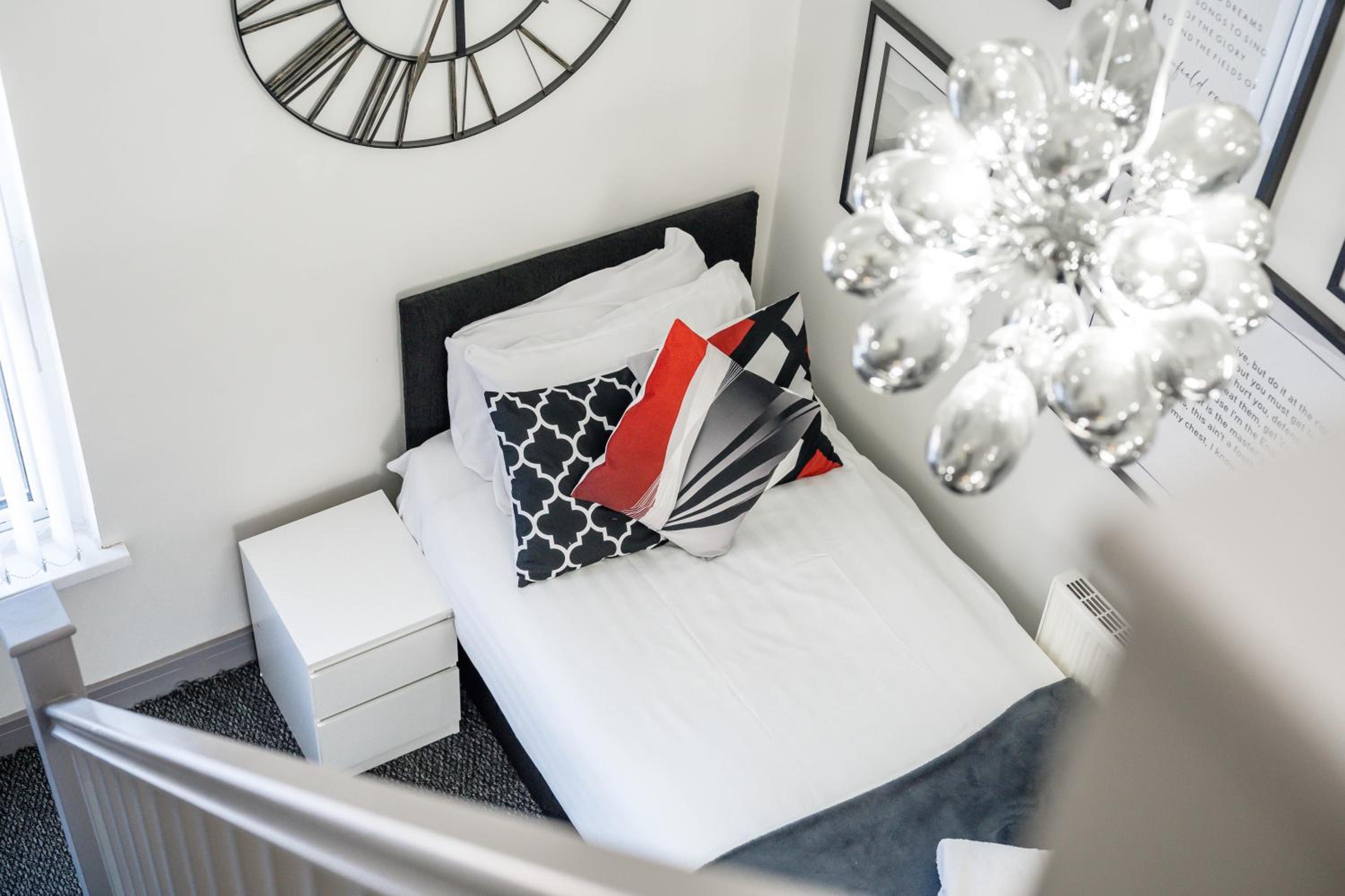 Burnand House - Air Host & Stay - Sleeps 9
