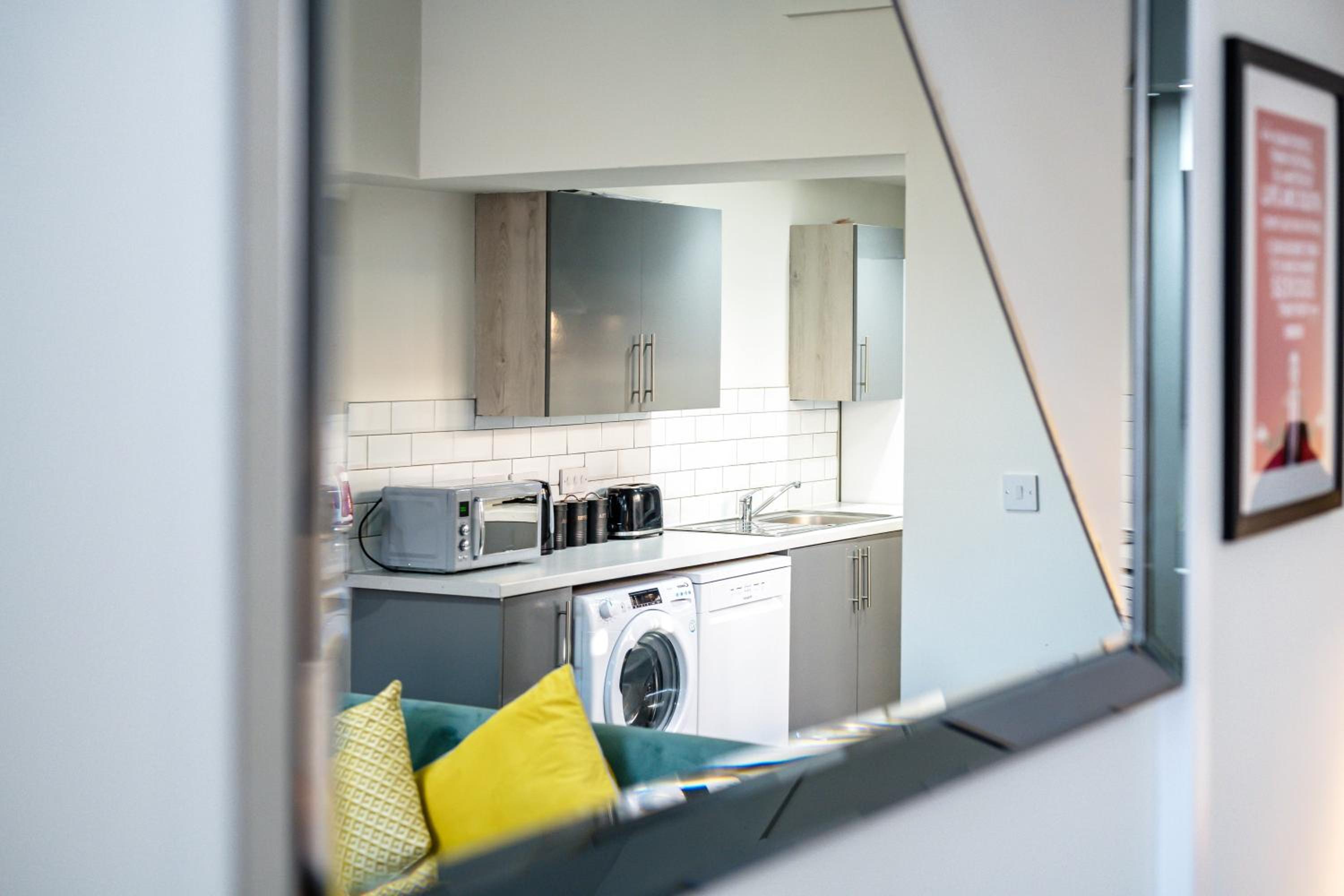 Burnand House - Air Host & Stay - Sleeps 9