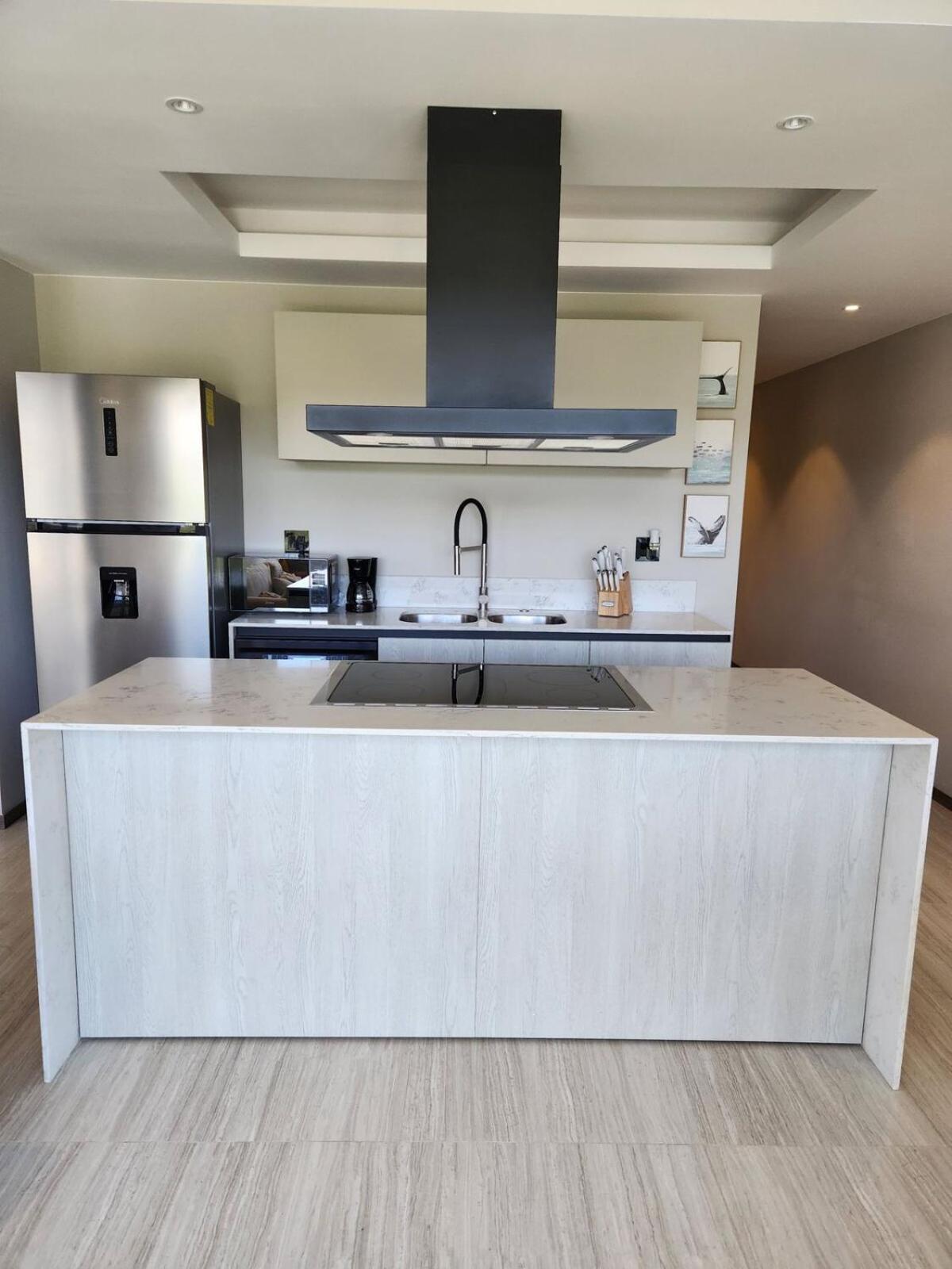 Beautiful 2Bed 2Bath Beach Apt in Cruz de Huanacaxt
