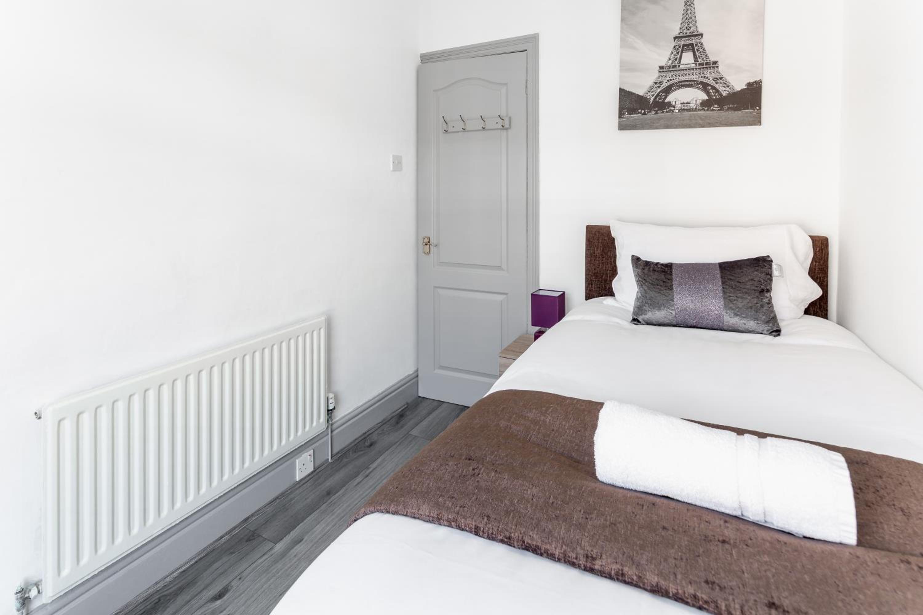 Fairburn House - Contractor & Long Stay Friendly
