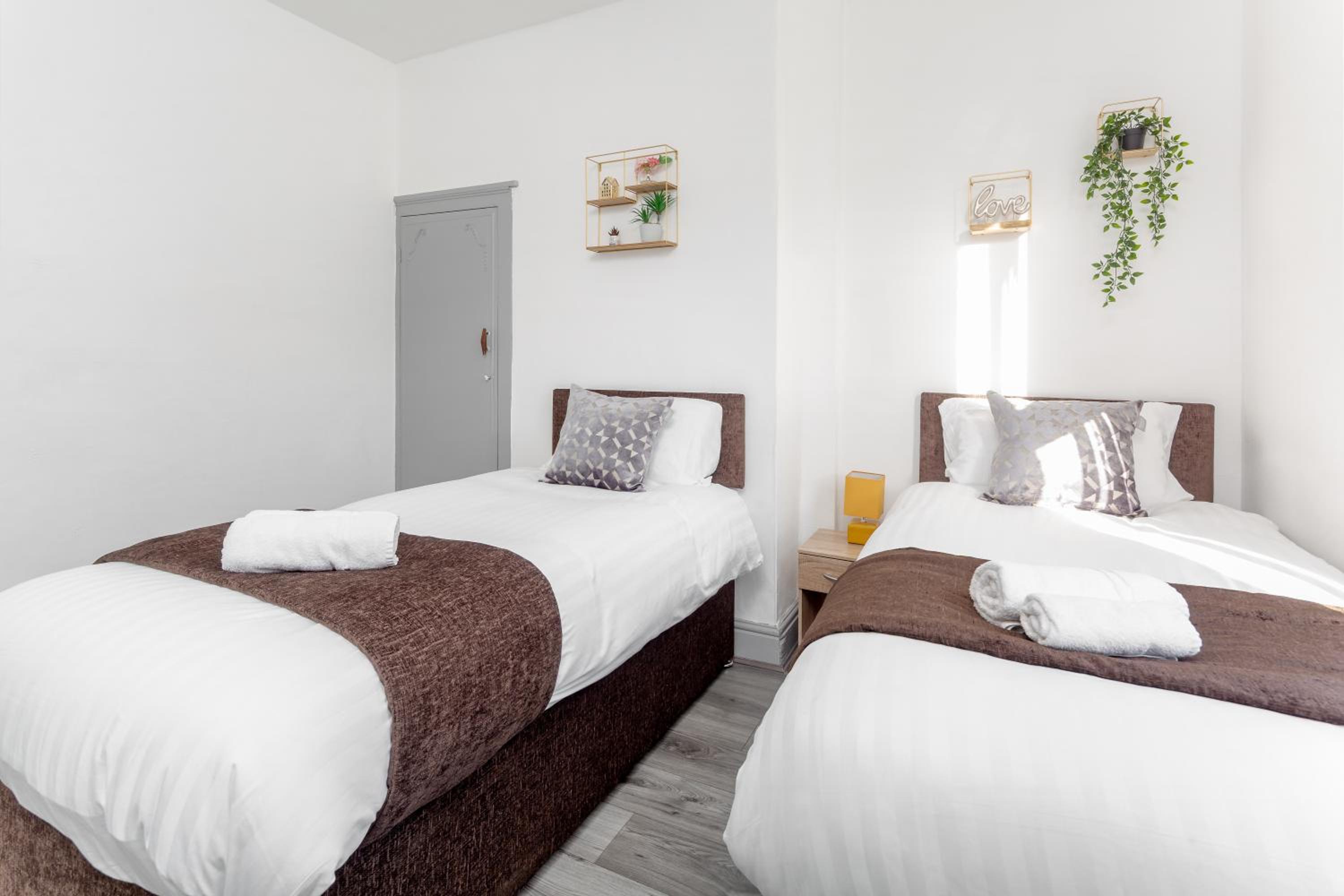 Fairburn House - Contractor & Long Stay Friendly