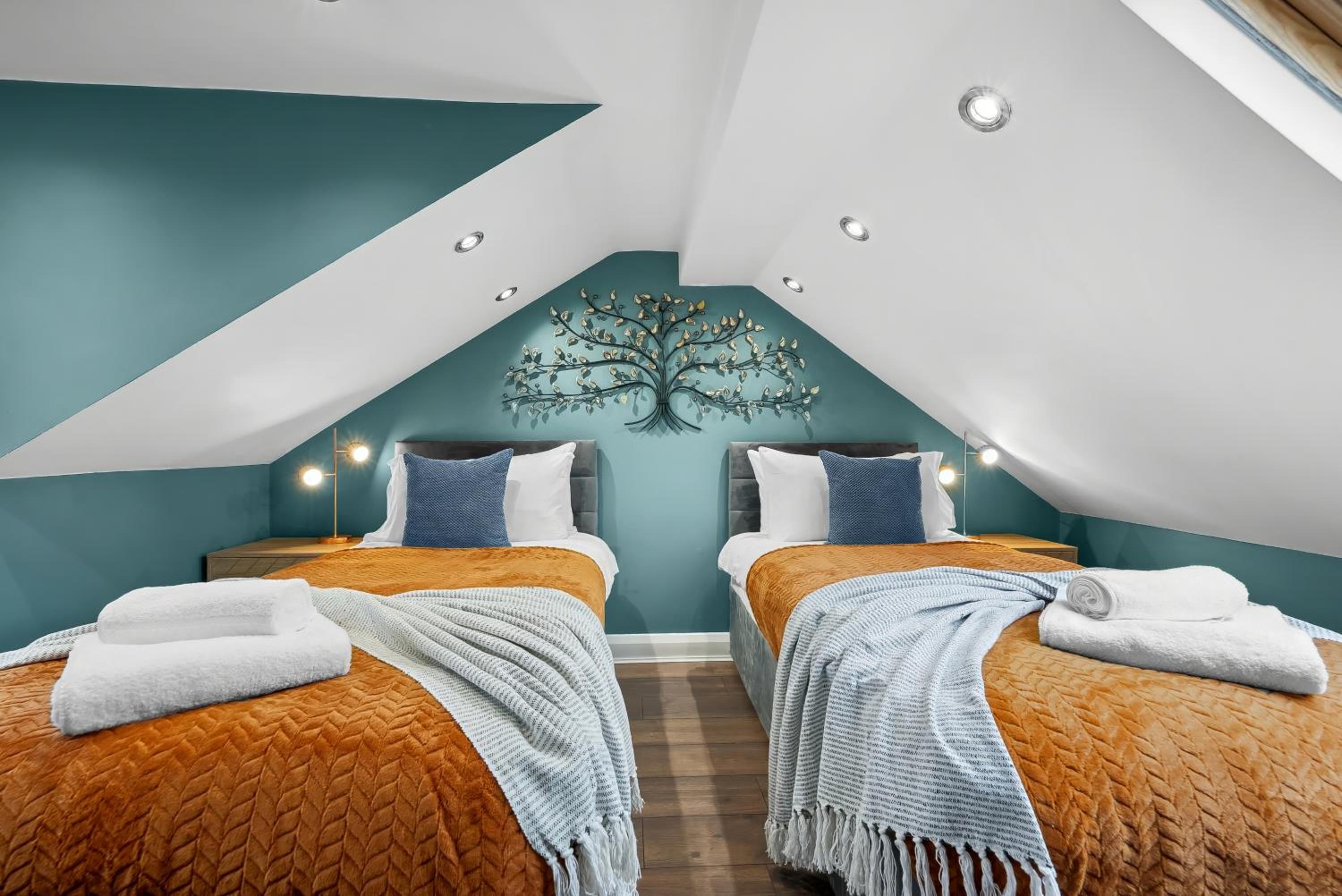 Stylish Edwardian Escape in Southwark 3 bedroom Maisonette by Gold Stays