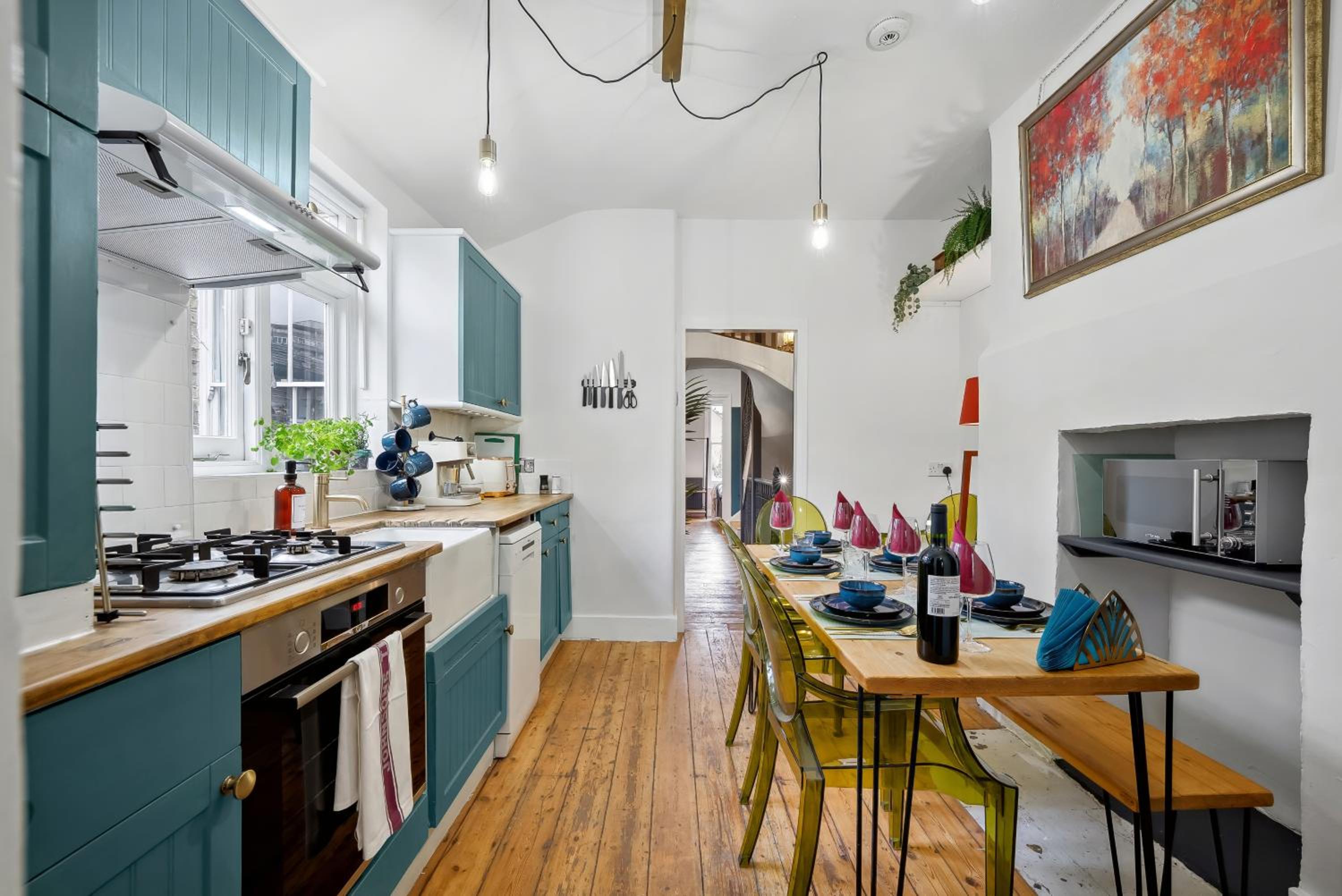 Stylish Edwardian Escape in Southwark 3 bedroom Maisonette by Gold Stays