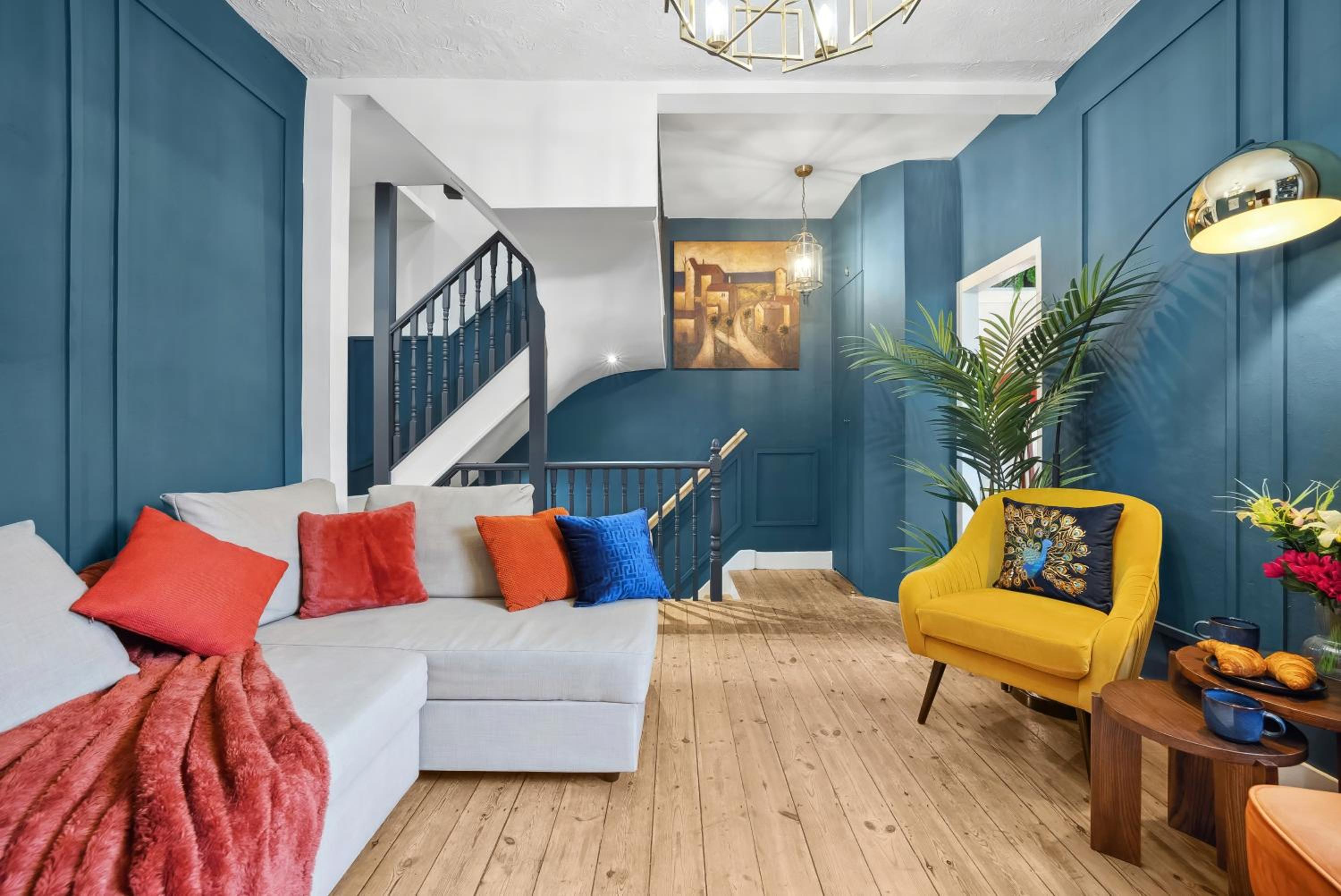 Stylish Edwardian Escape in Southwark 3 bedroom Maisonette by Gold Stays
