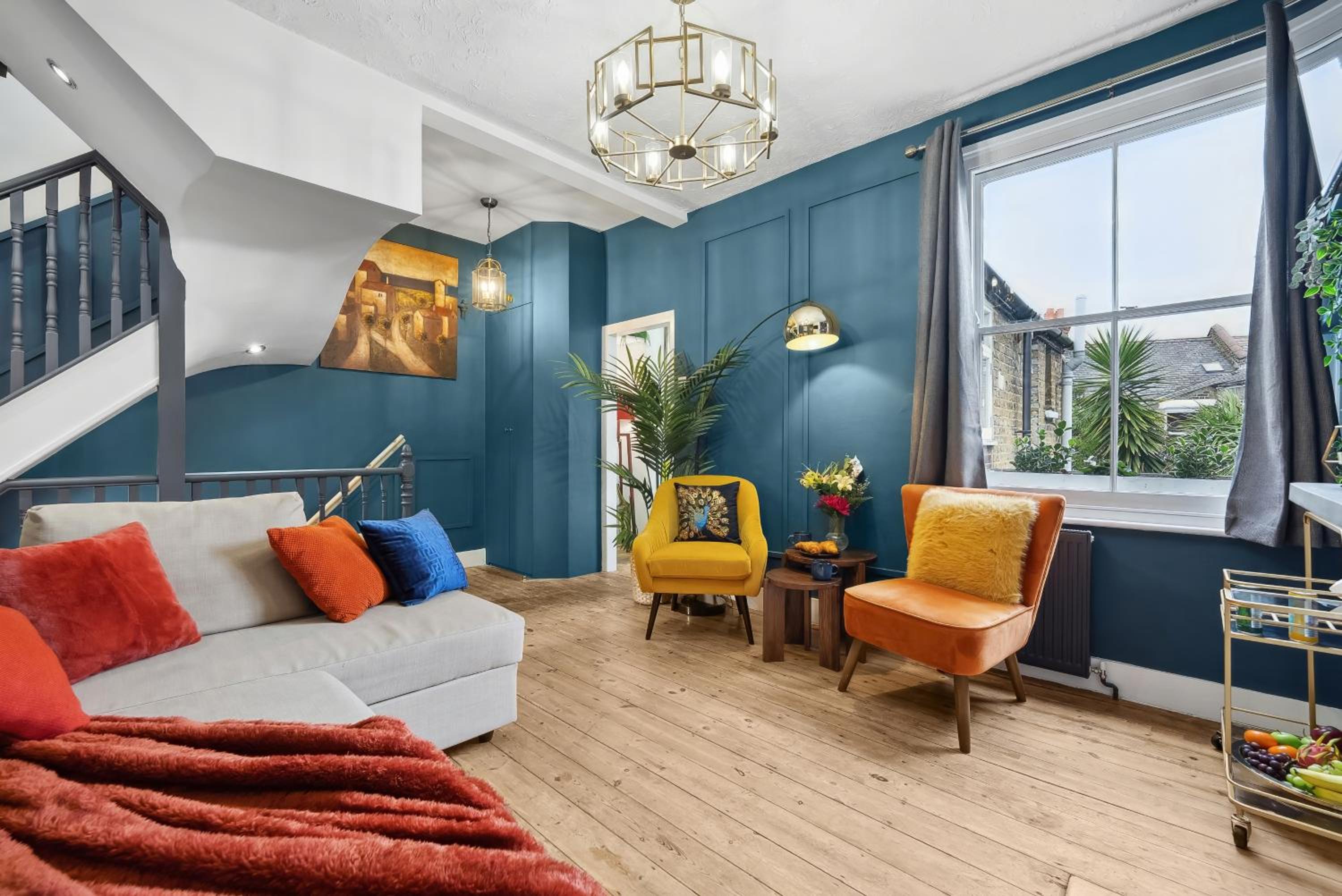 Stylish Edwardian Escape in Southwark 3 bedroom Maisonette by Gold Stays