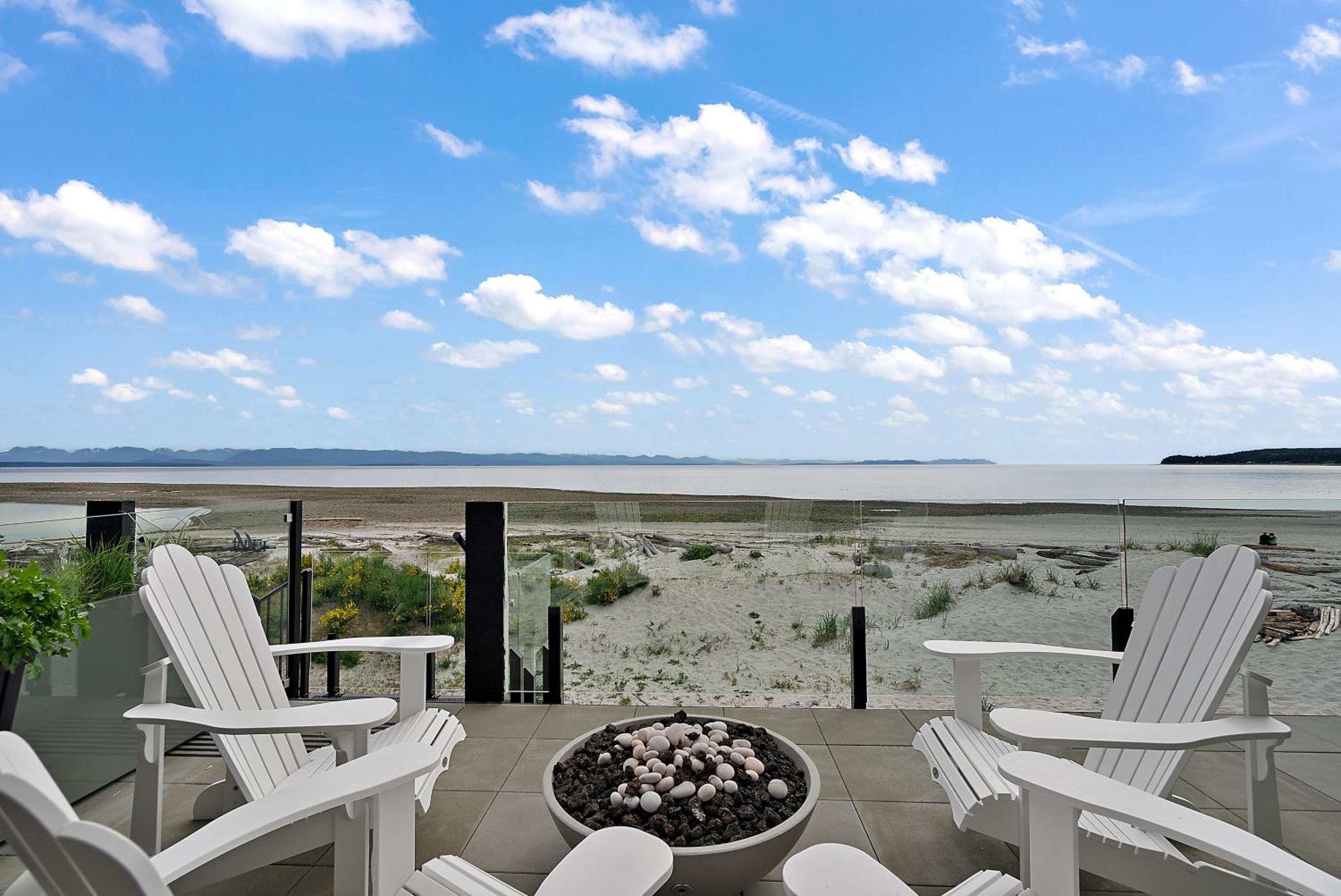 Saratoga Beachfront Villa