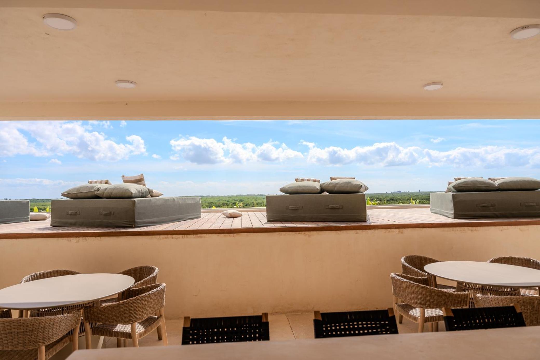 Tropical 2 Bedroom | Private Balcony & Rooftop | Casago
