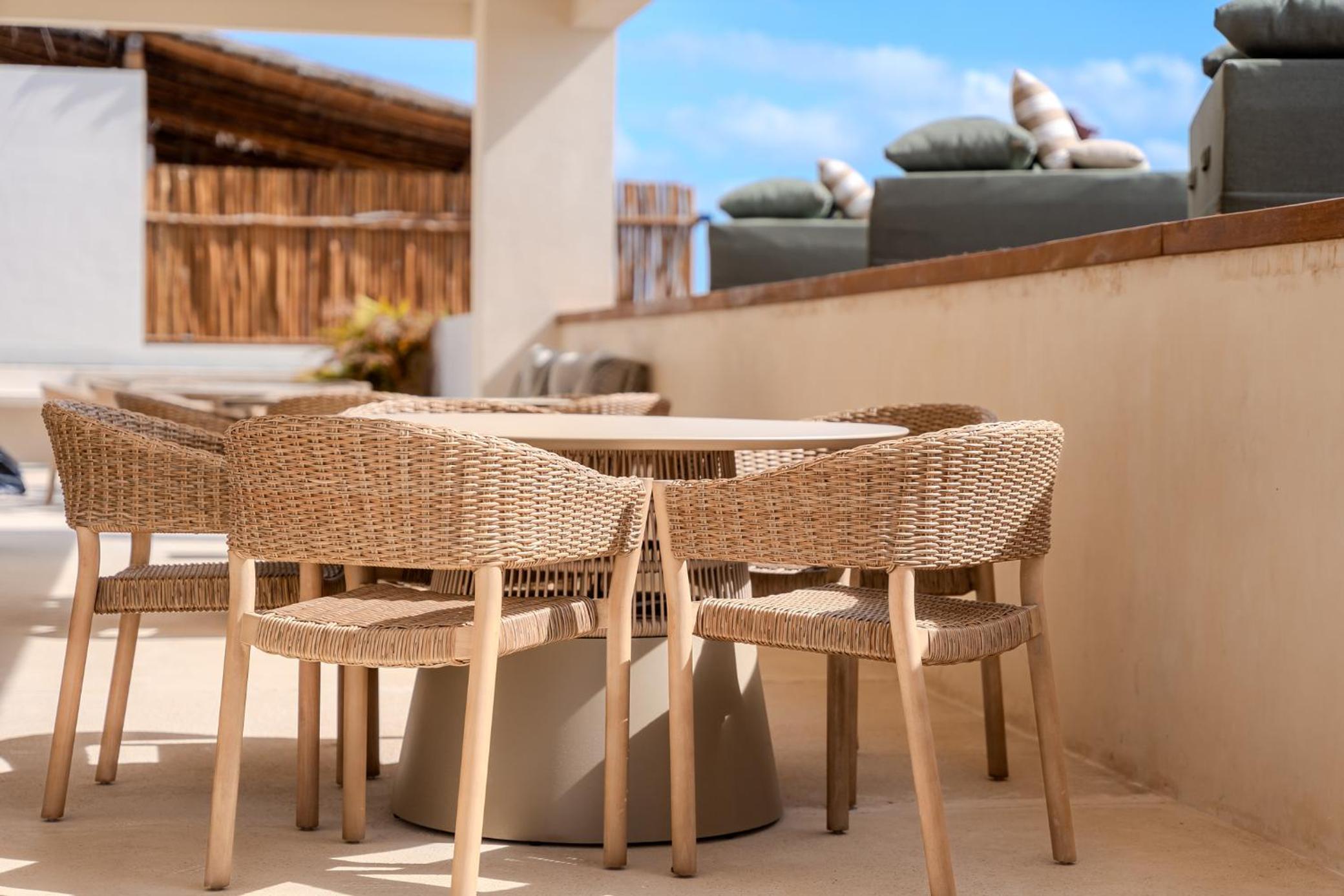 Tropical 2 Bedroom | Private Balcony & Rooftop | Casago