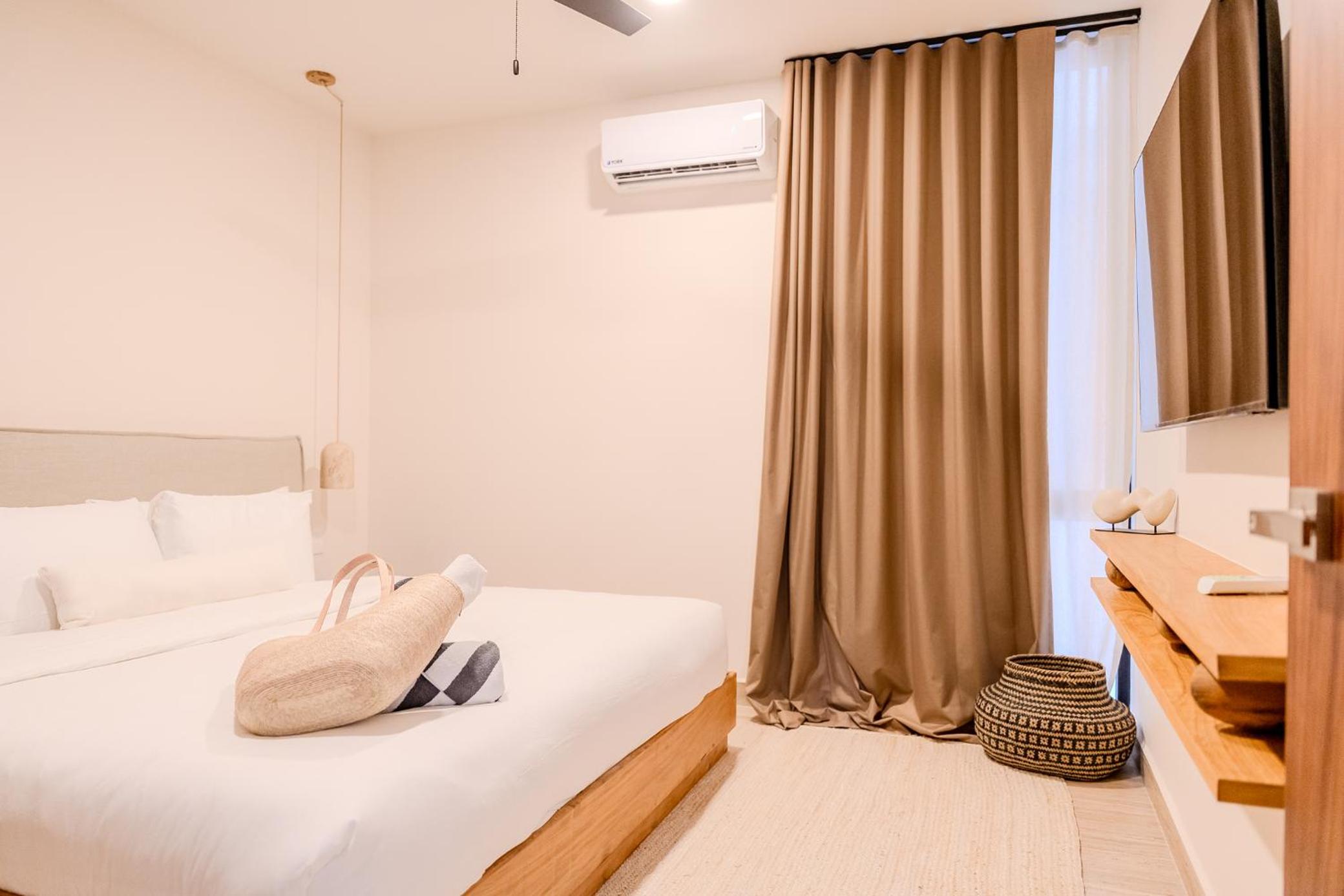 Tropical 2 Bedroom | Private Balcony & Rooftop | Casago