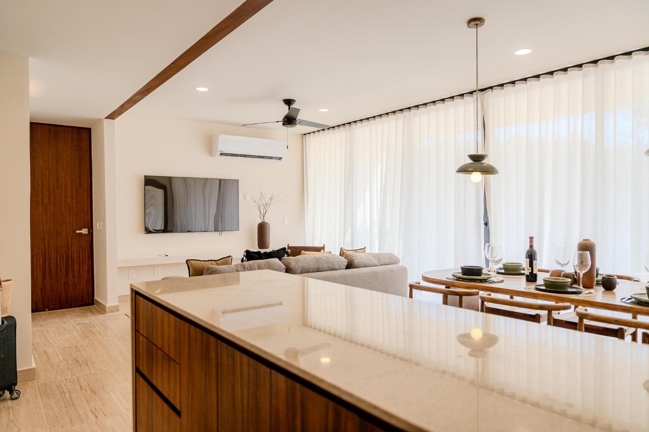 Tropical 2 Bedroom | Private Balcony & Rooftop | Casago