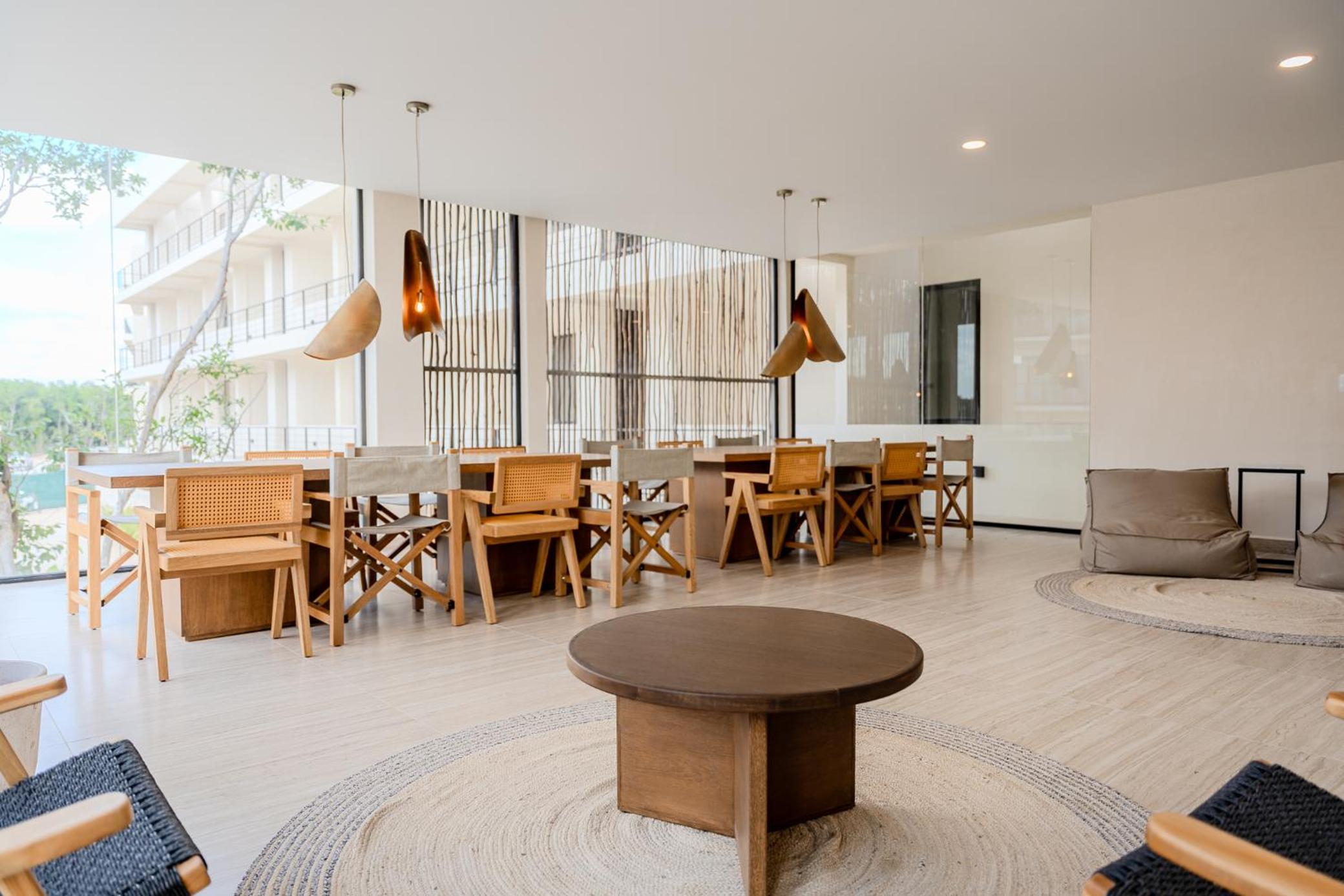 Tropical 2 Bedroom | Private Balcony & Rooftop | Casago